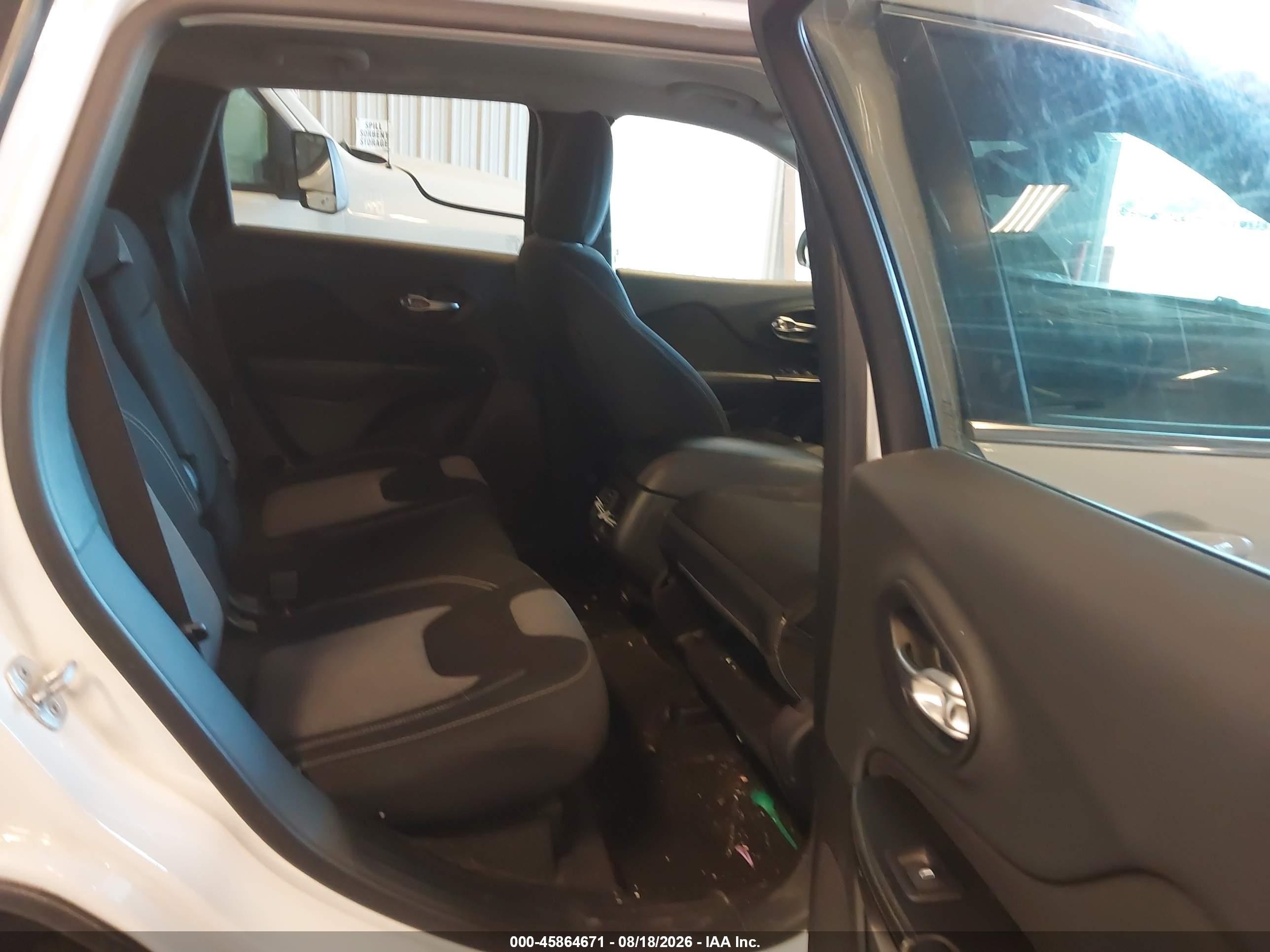 2014 Jeep Cherokee Latitude Белый vin: 1C4PJMCS2EW142662