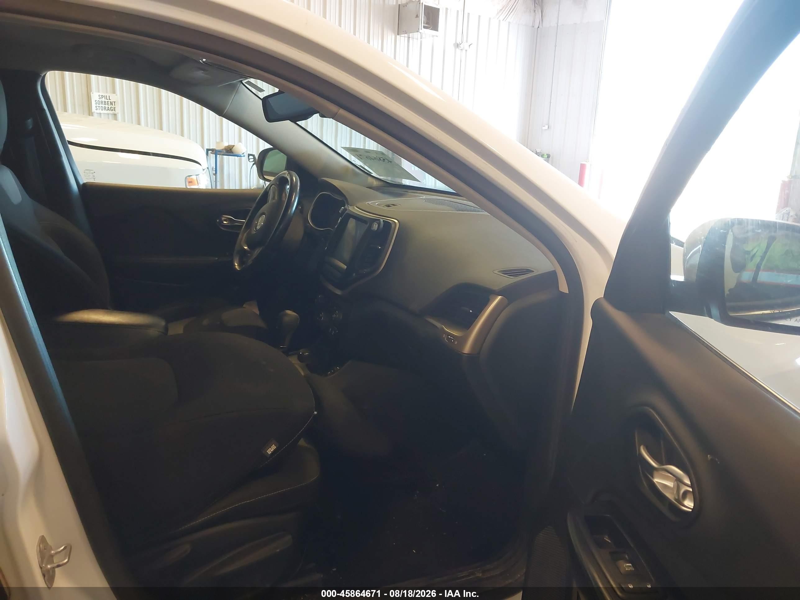 2014 Jeep Cherokee Latitude Белый vin: 1C4PJMCS2EW142662