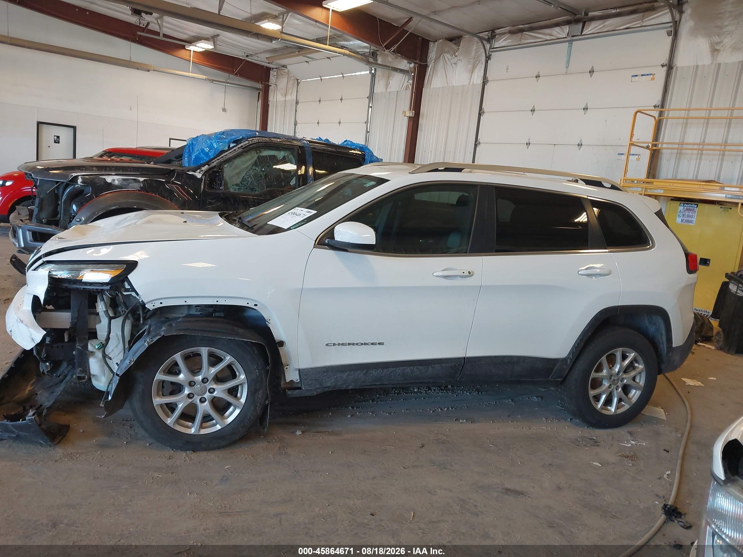 2014 Jeep Cherokee Latitude Белый vin: 1C4PJMCS2EW142662