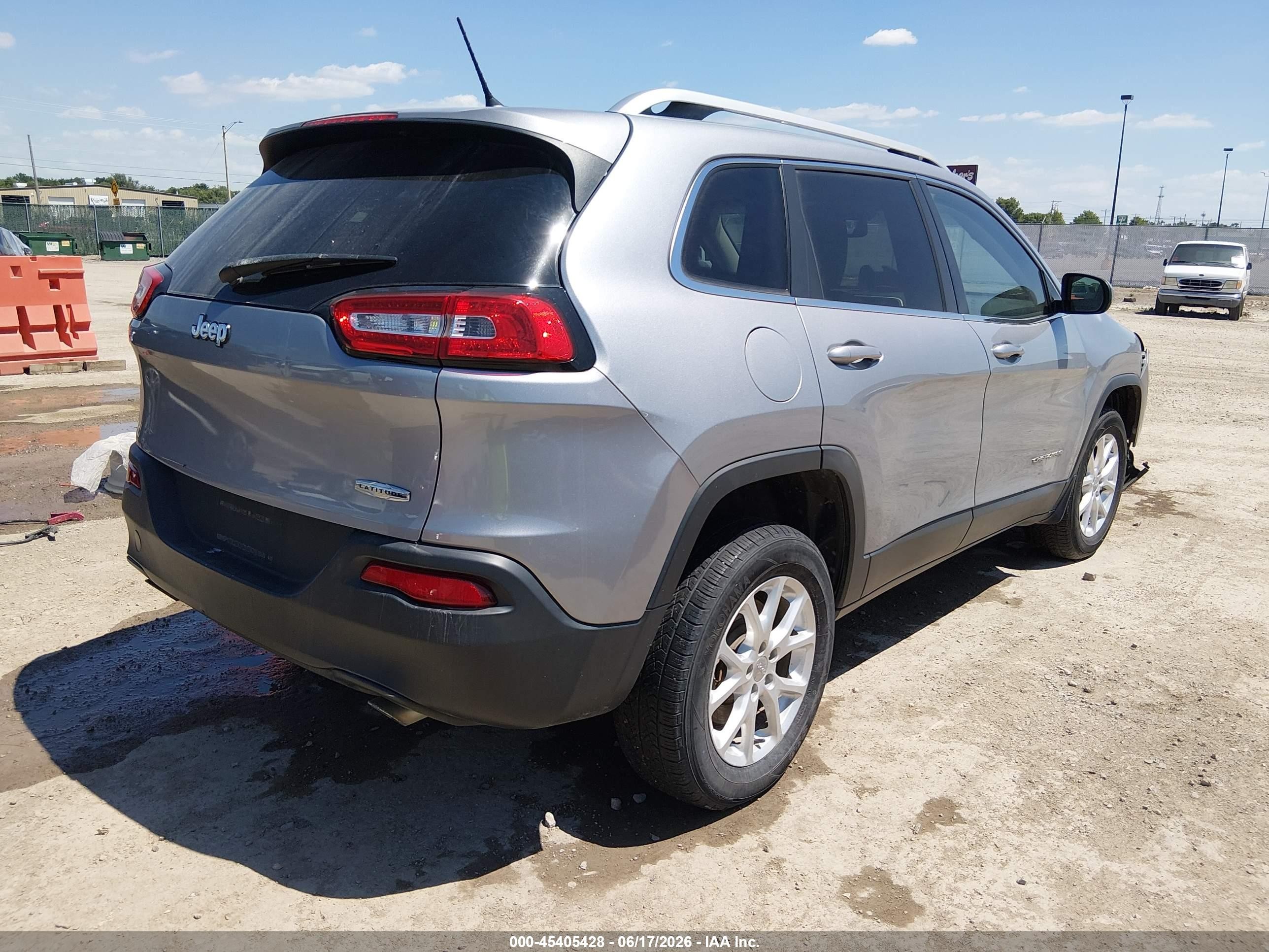 2014 Jeep Cherokee Latitude Gray vin: 1C4PJMCS2EW142788