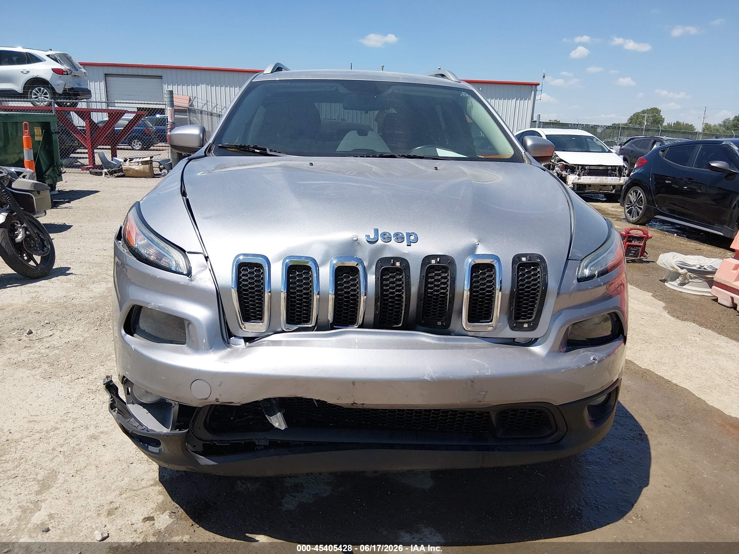 2014 Jeep Cherokee Latitude Gray vin: 1C4PJMCS2EW142788