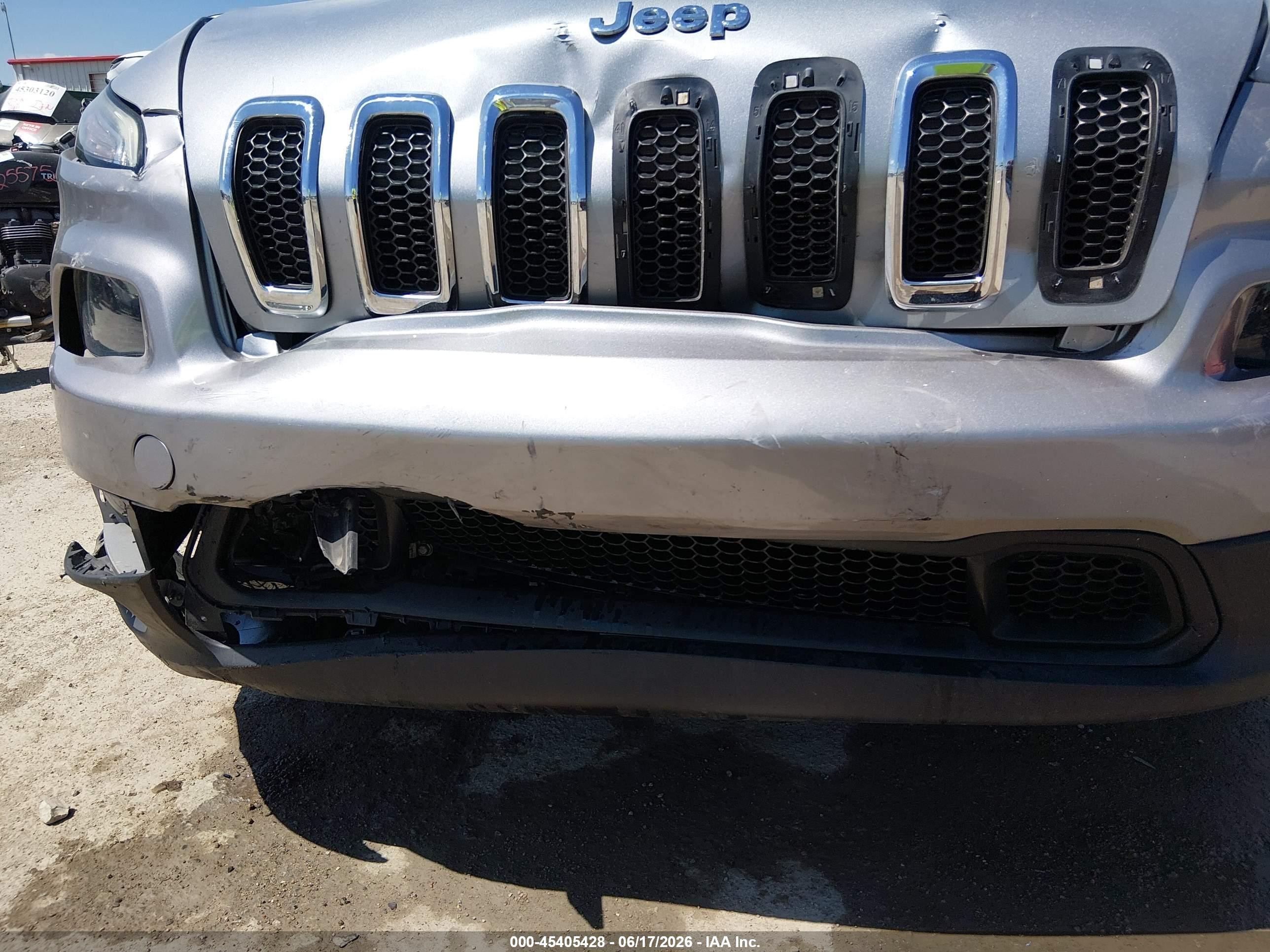 2014 Jeep Cherokee Latitude Gray vin: 1C4PJMCS2EW142788
