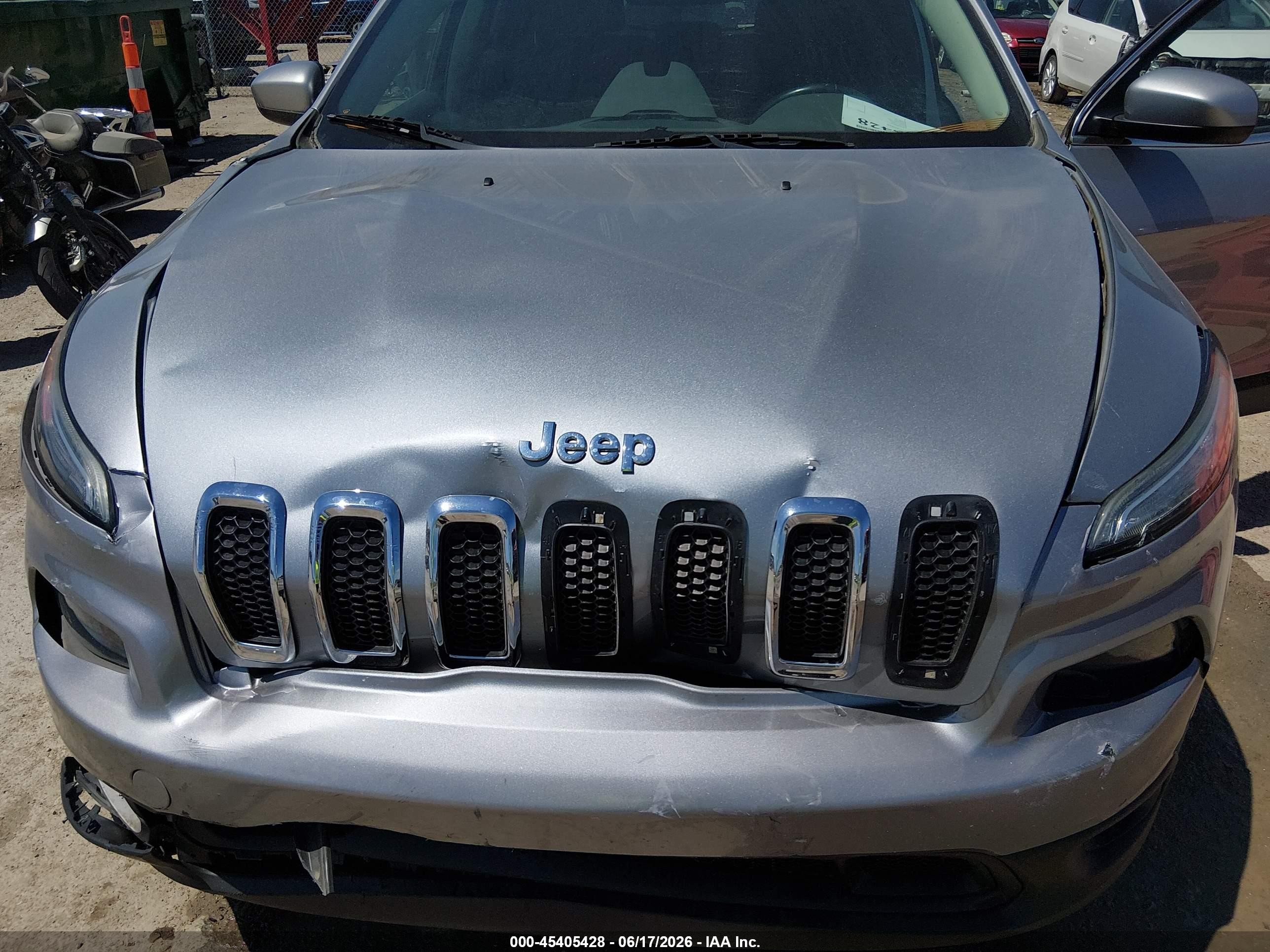 2014 Jeep Cherokee Latitude Gray vin: 1C4PJMCS2EW142788