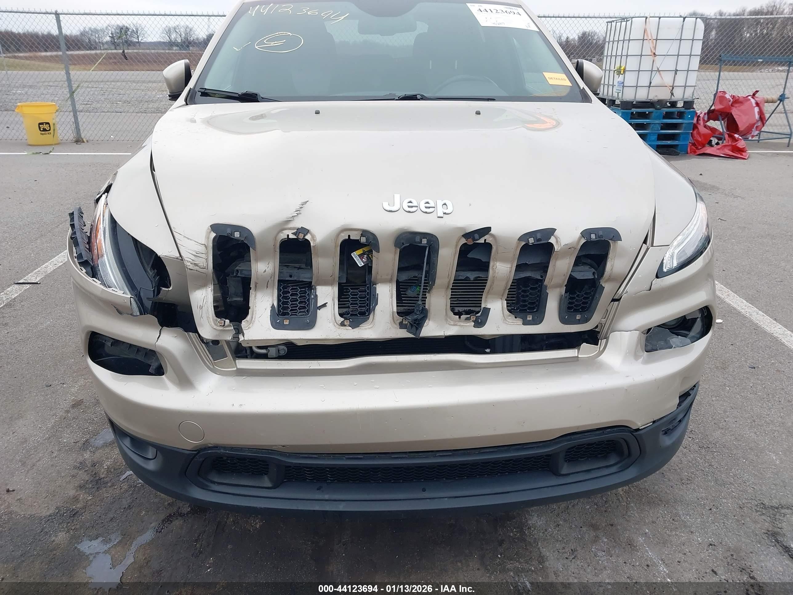 2014 Jeep Cherokee Latitude Beige vin: 1C4PJMCS2EW188217