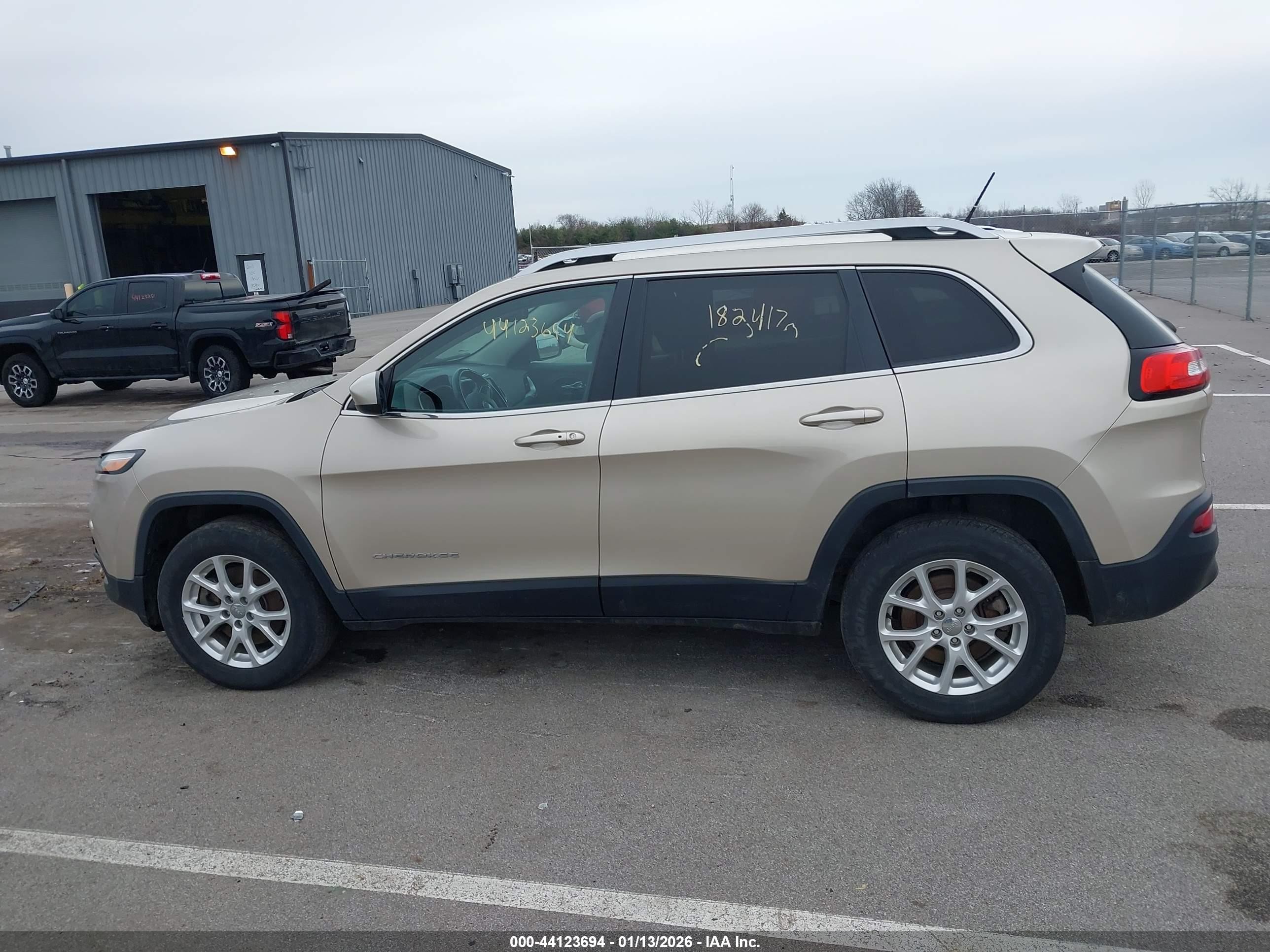 2014 Jeep Cherokee Latitude Beige vin: 1C4PJMCS2EW188217