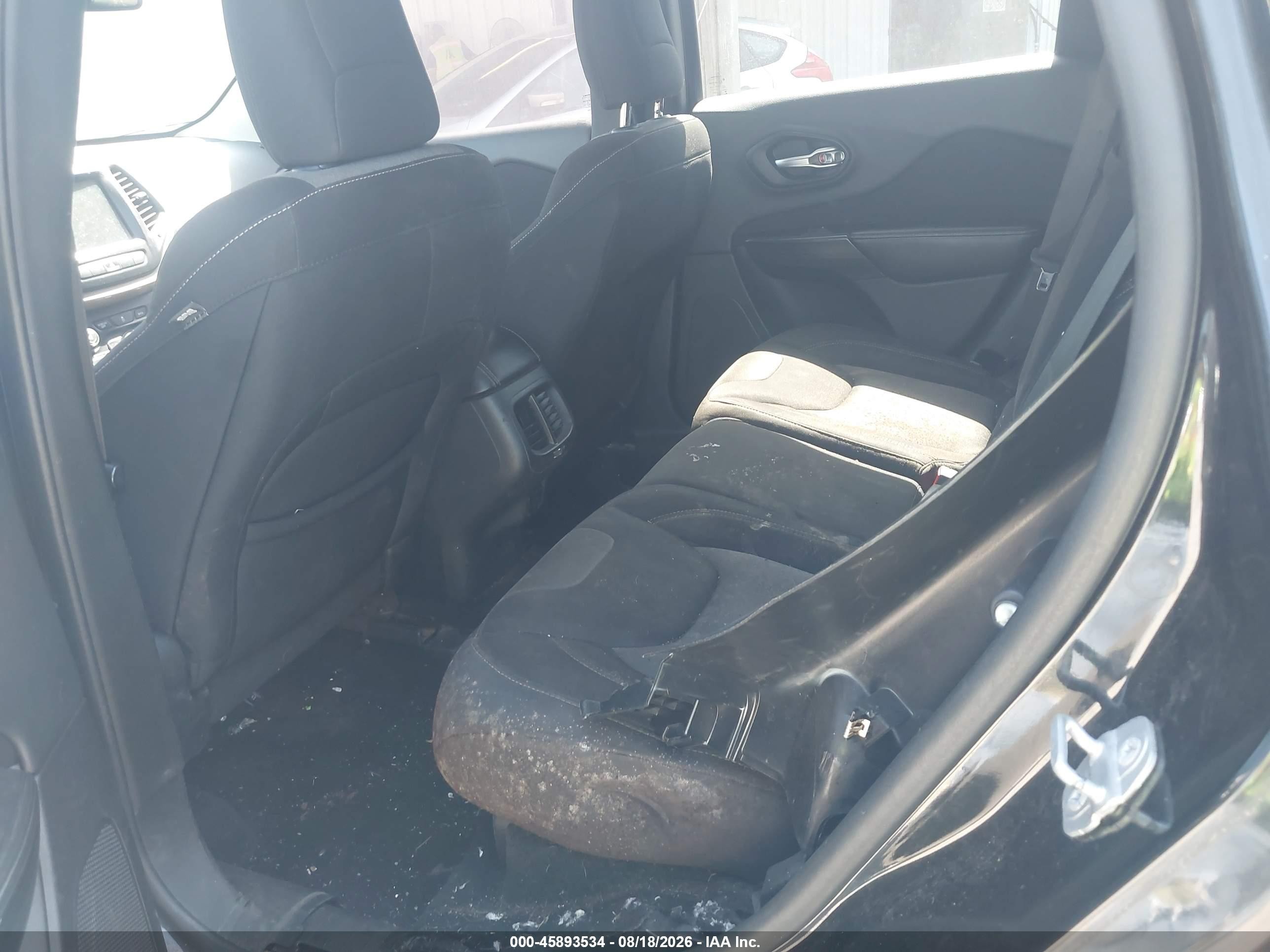 2014 Jeep Cherokee Latitude Black vin: 1C4PJMCS2EW190680