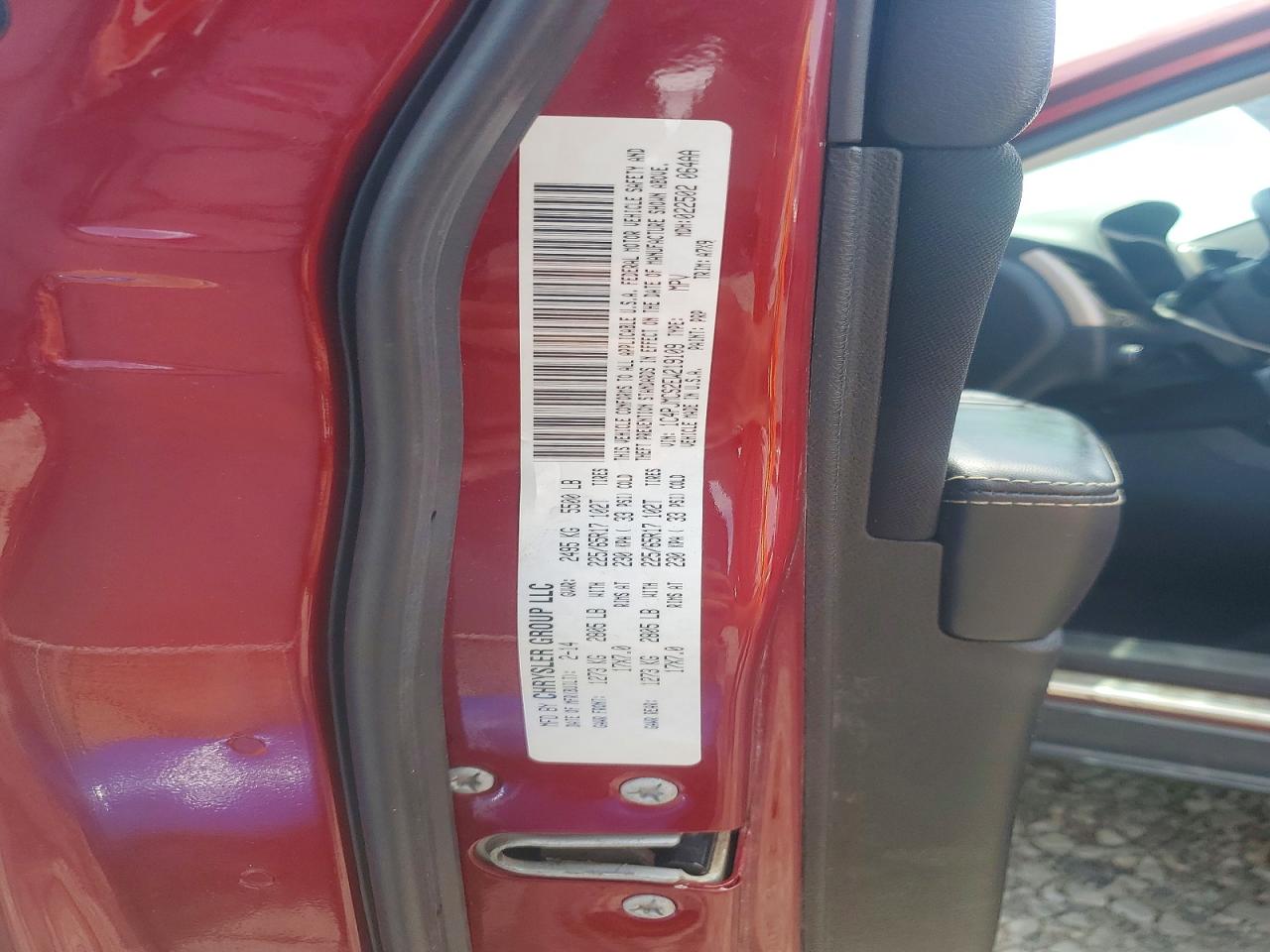 2014 Jeep Cherokee Latitude Red vin: 1C4PJMCS2EW219109