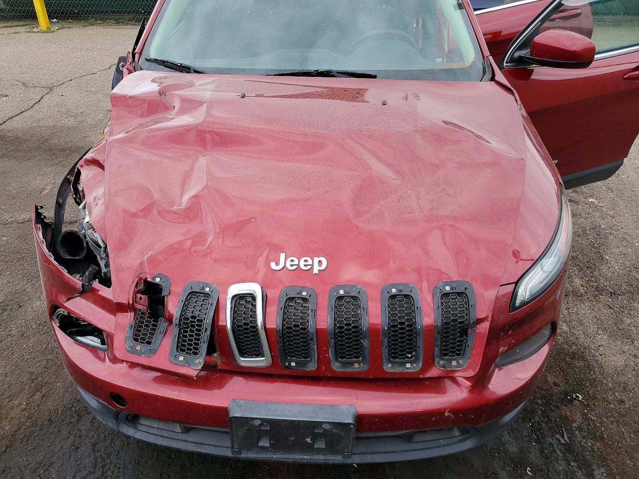 2014 Jeep Cherokee Latitude Red vin: 1C4PJMCS2EW230563