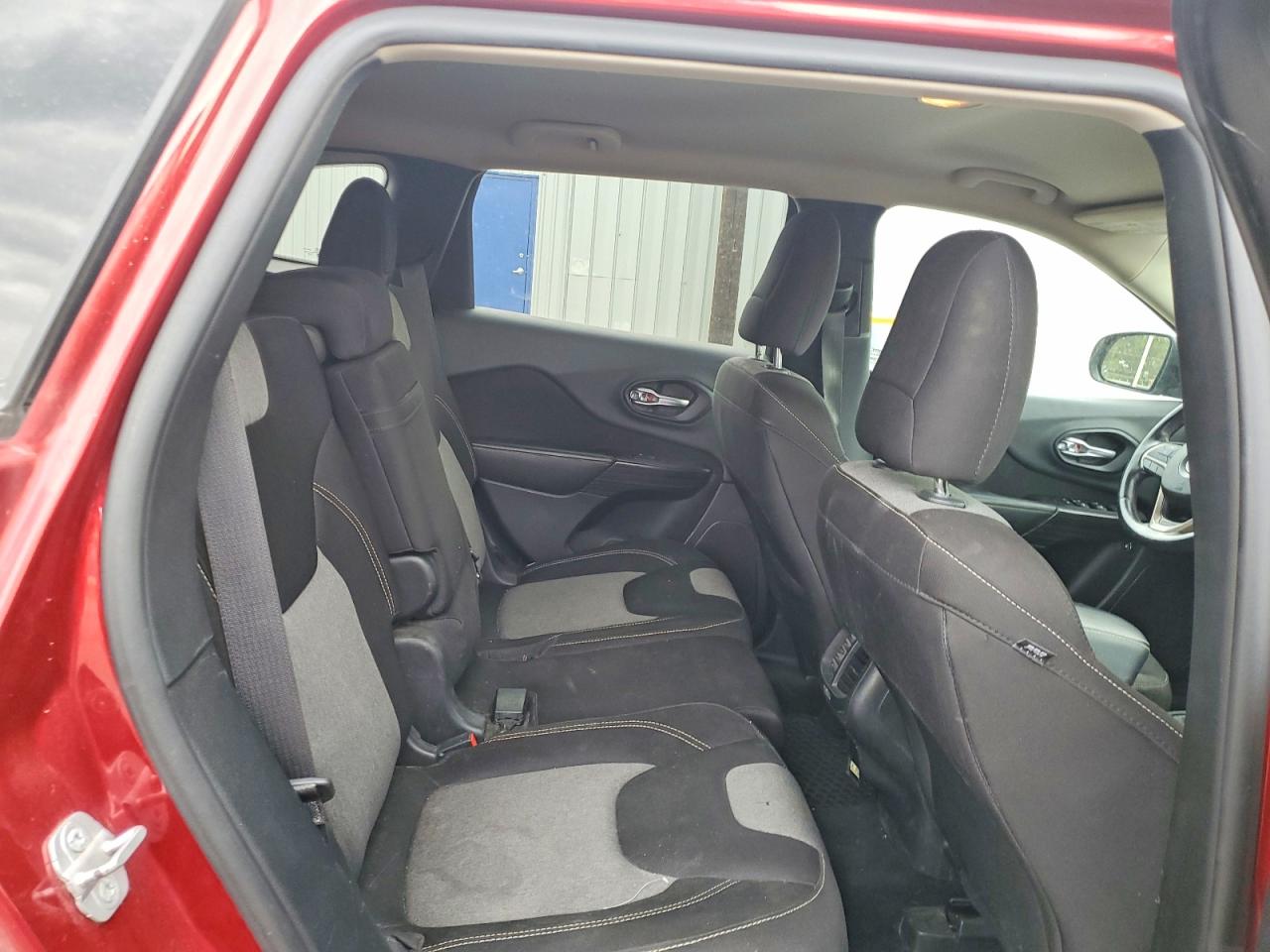 2014 Jeep Cherokee Latitude Red vin: 1C4PJMCS2EW230563