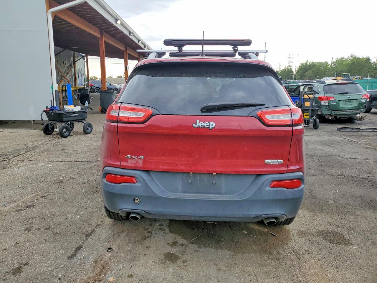 2014 Jeep Cherokee Latitude Red vin: 1C4PJMCS2EW230563