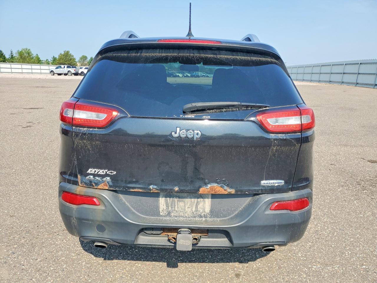 2014 Jeep Cherokee Latitude Black vin: 1C4PJMCS2EW247976