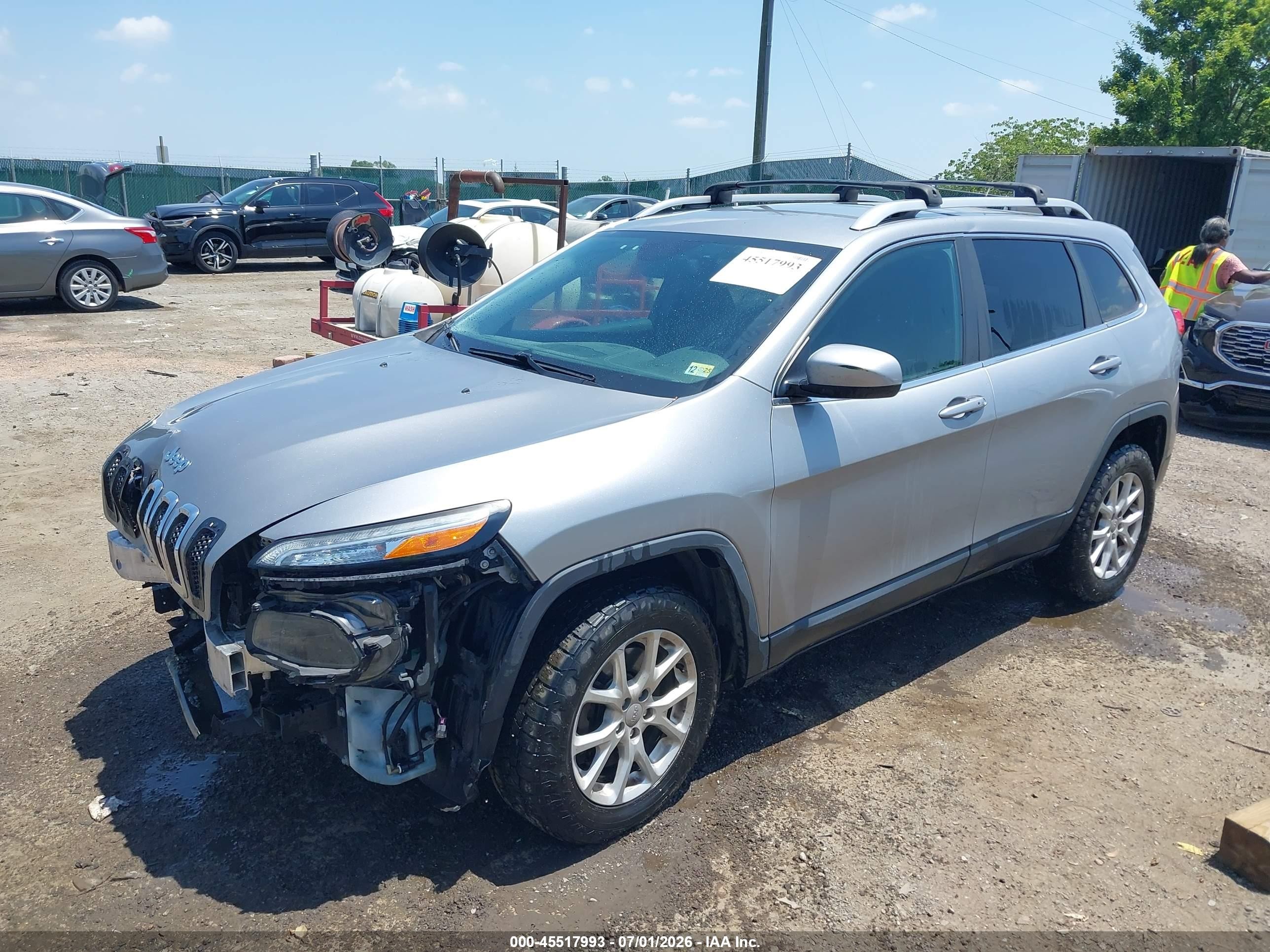 2014 Jeep Cherokee Latitude Gray vin: 1C4PJMCS2EW260615