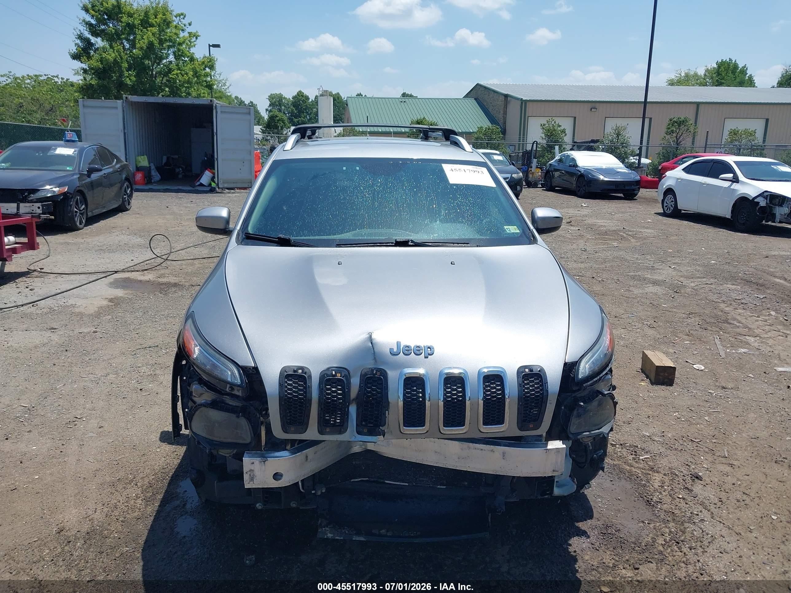 2014 Jeep Cherokee Latitude Gray vin: 1C4PJMCS2EW260615