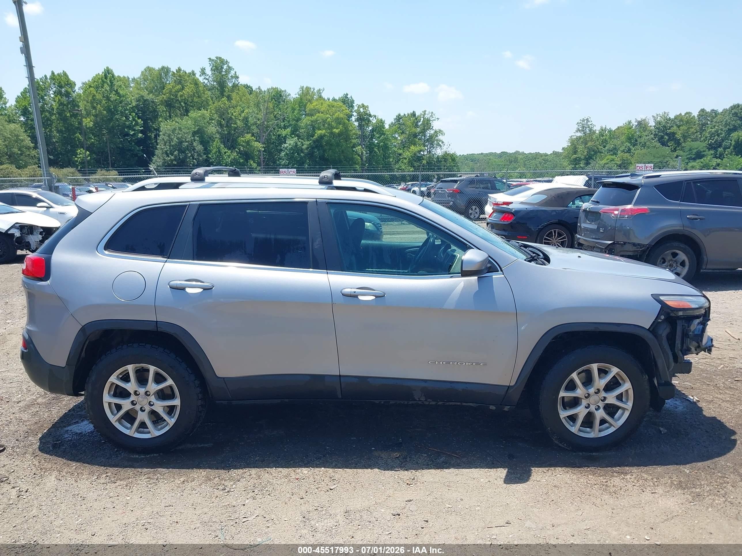 2014 Jeep Cherokee Latitude Gray vin: 1C4PJMCS2EW260615