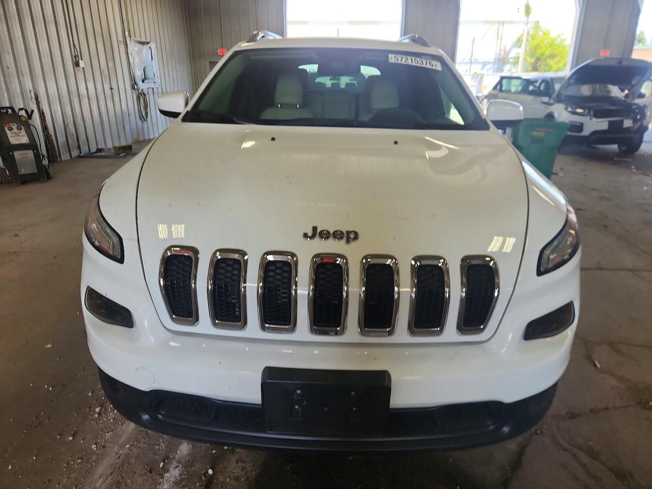 2014 Jeep Cherokee Latitude White vin: 1C4PJMCS2EW285370