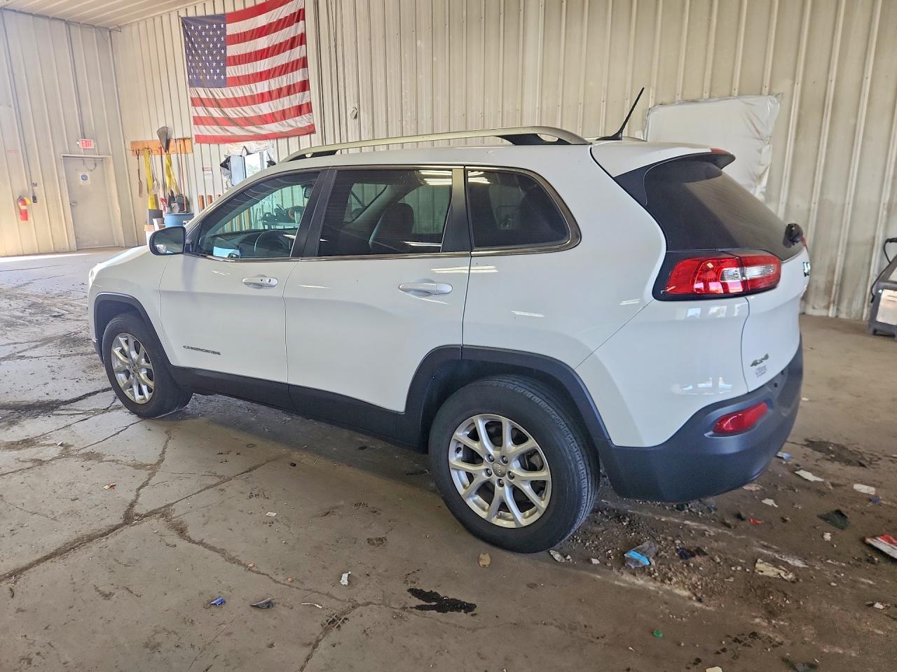 2014 Jeep Cherokee Latitude White vin: 1C4PJMCS2EW285370