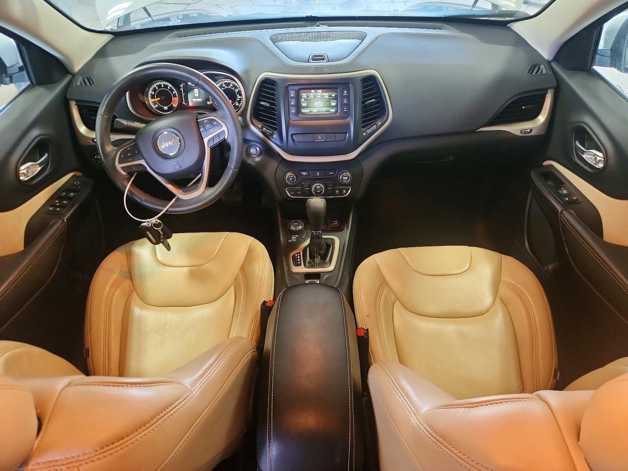 2014 Jeep Cherokee Latitude White vin: 1C4PJMCS2EW285370