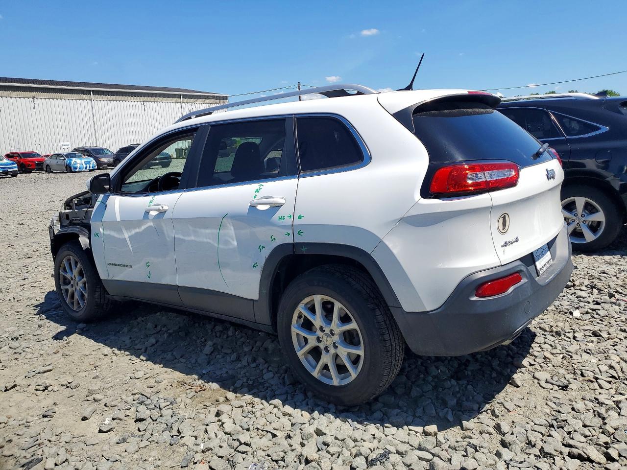 2014 Jeep Cherokee Latitude White vin: 1C4PJMCS2EW286731