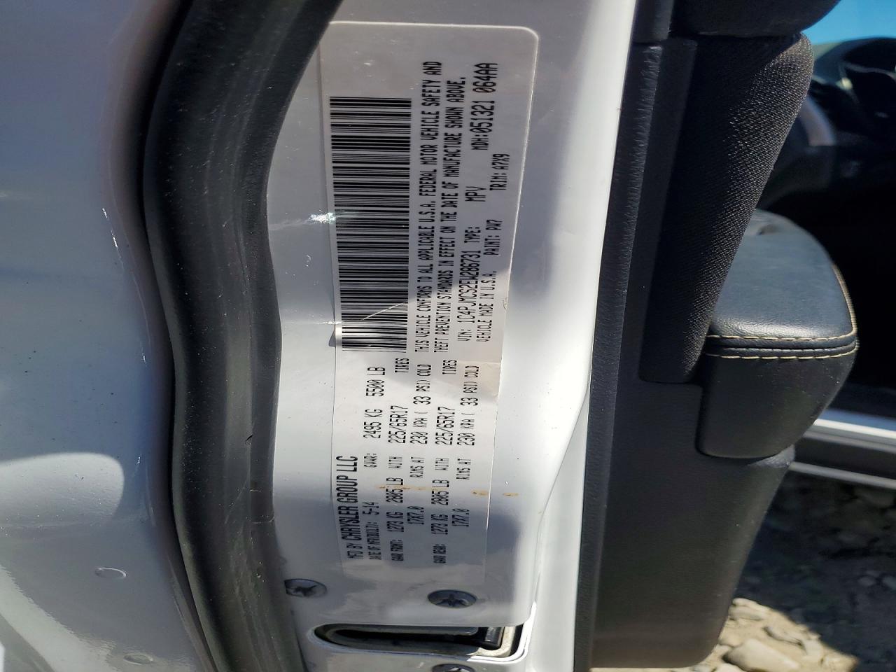 2014 Jeep Cherokee Latitude White vin: 1C4PJMCS2EW286731