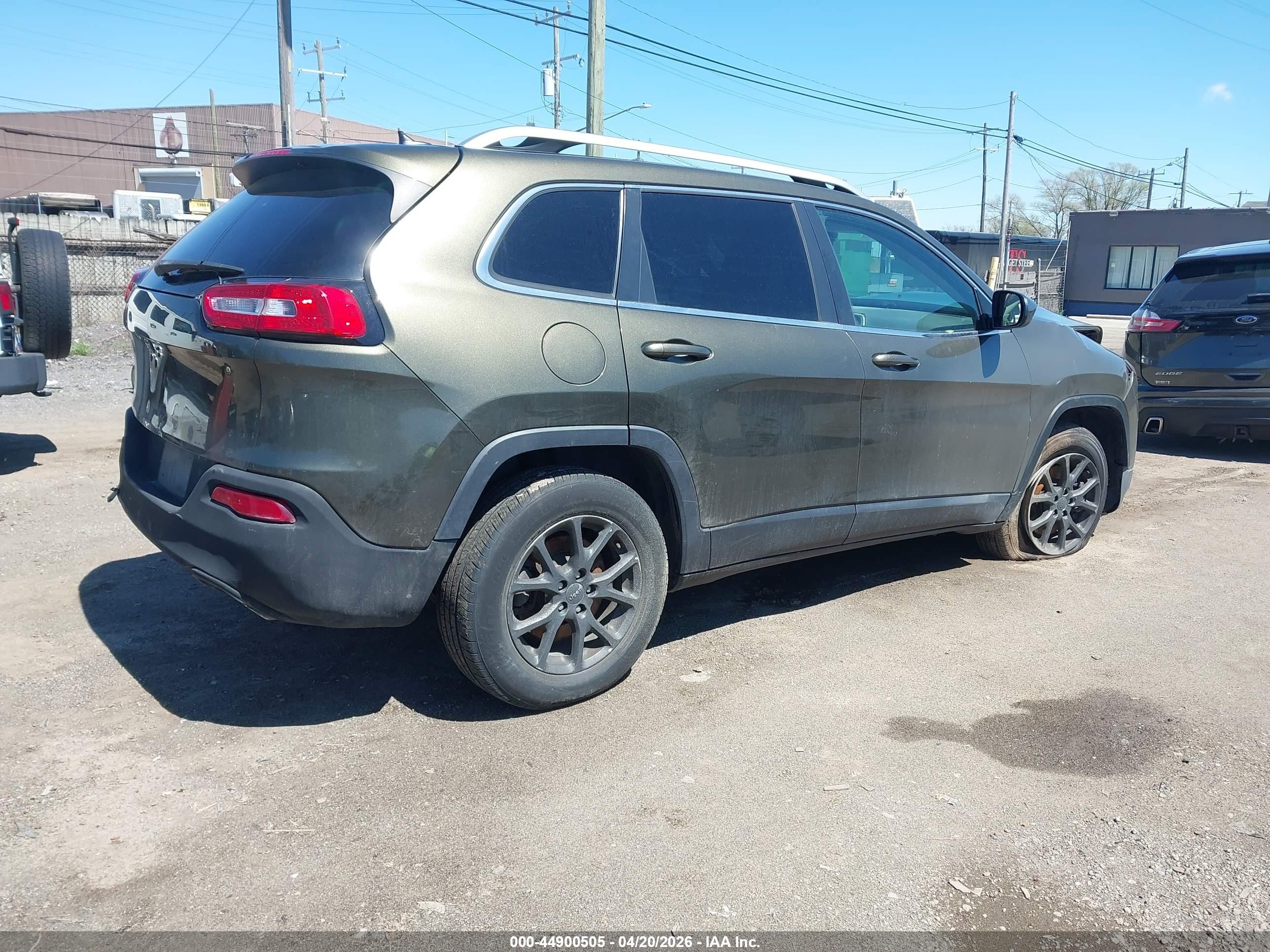 2015 Jeep Cherokee Latitude Green vin: 1C4PJMCS2FW558762