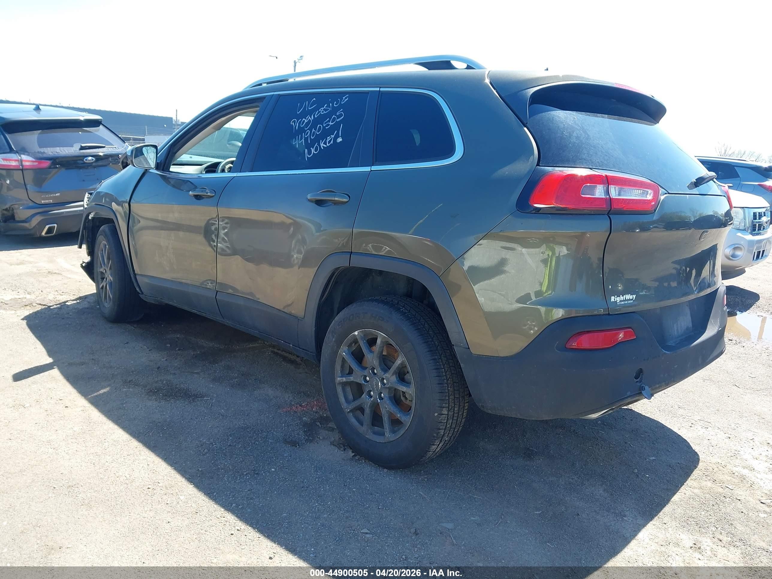 2015 Jeep Cherokee Latitude Green vin: 1C4PJMCS2FW558762