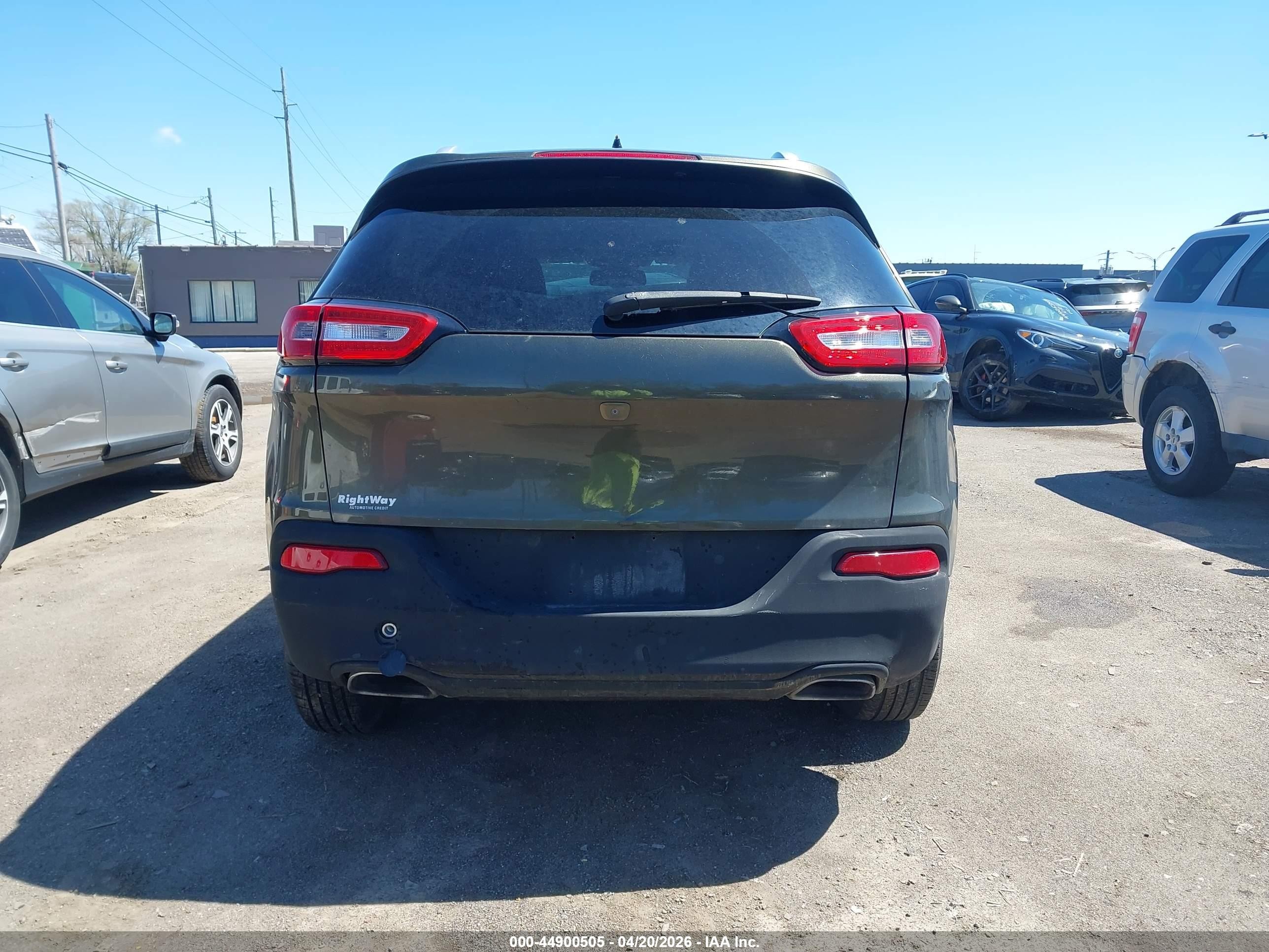 2015 Jeep Cherokee Latitude Green vin: 1C4PJMCS2FW558762
