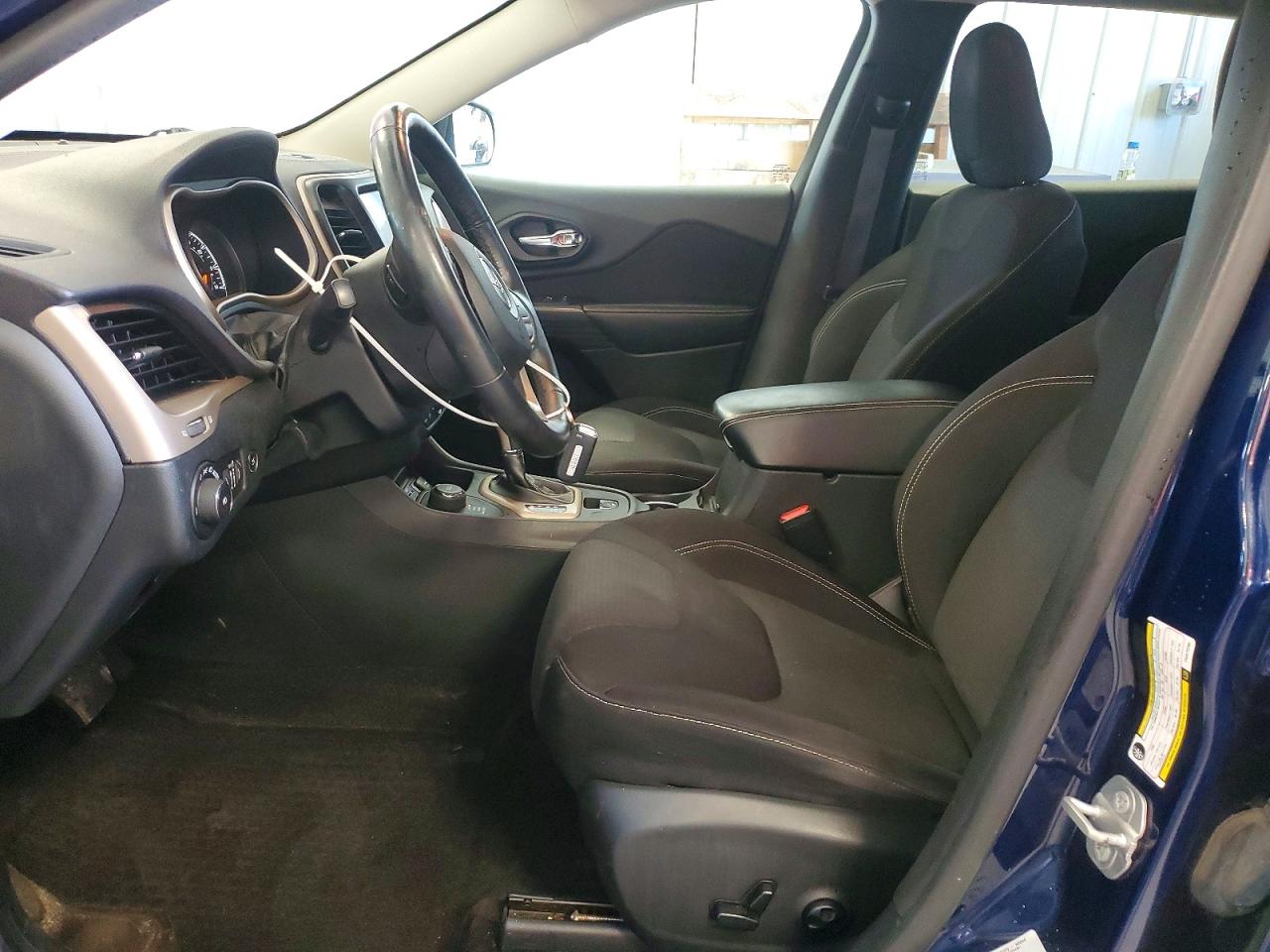 2015 Jeep Cherokee Latitude Blue vin: 1C4PJMCS2FW572290