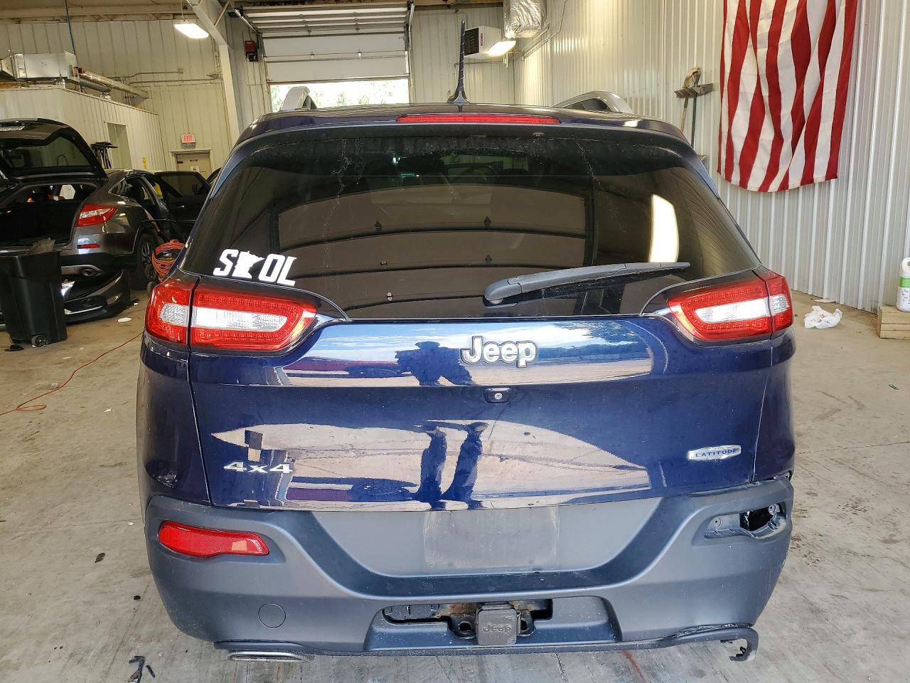 2015 Jeep Cherokee Latitude Blue vin: 1C4PJMCS2FW572290