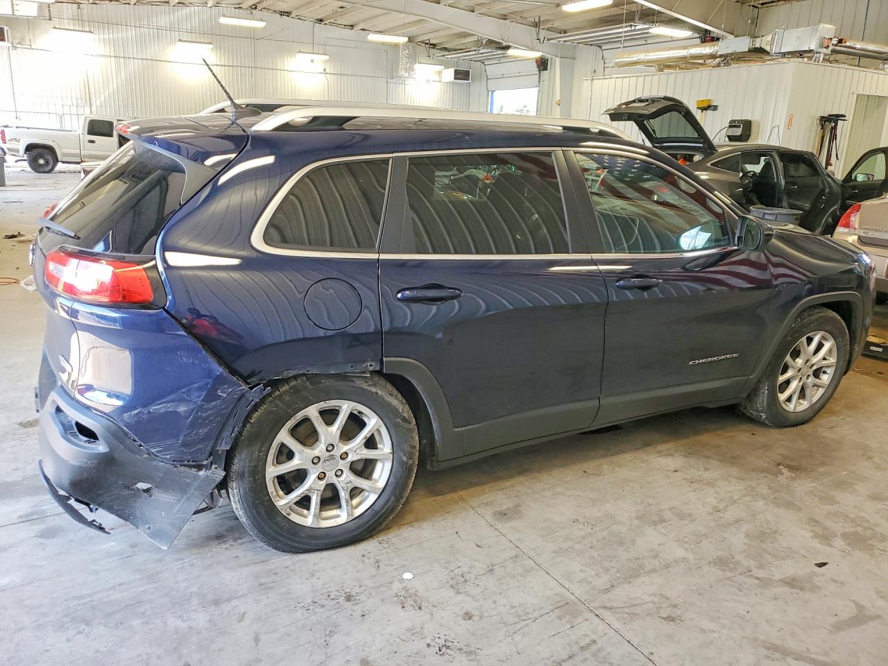 2015 Jeep Cherokee Latitude Blue vin: 1C4PJMCS2FW572290