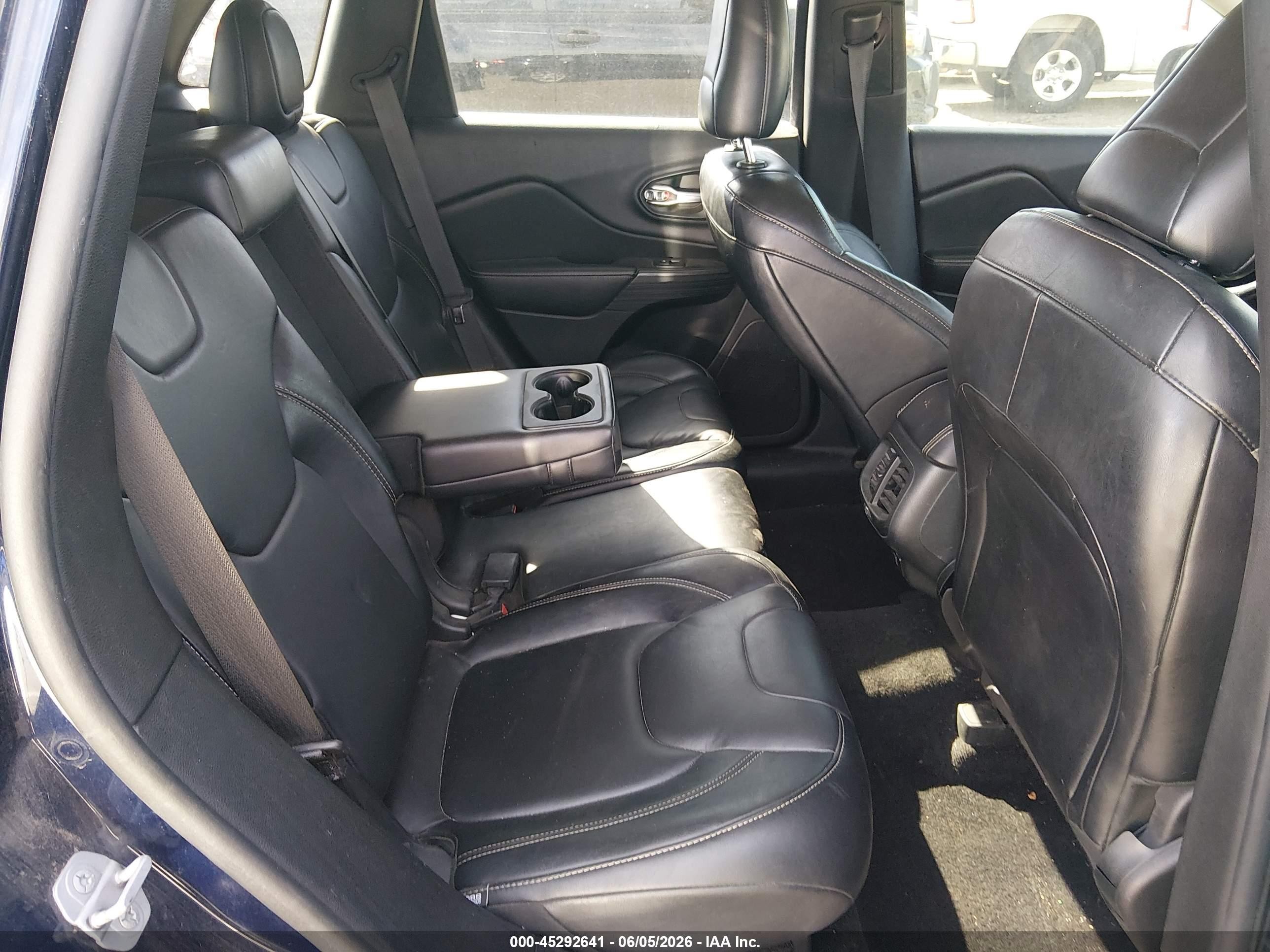 2015 Jeep Cherokee Latitude Dark Blue vin: 1C4PJMCS2FW594824