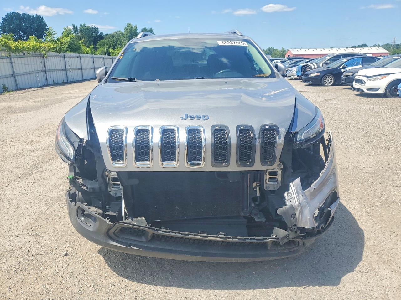 2015 Jeep Cherokee Latitude Silver vin: 1C4PJMCS2FW648591