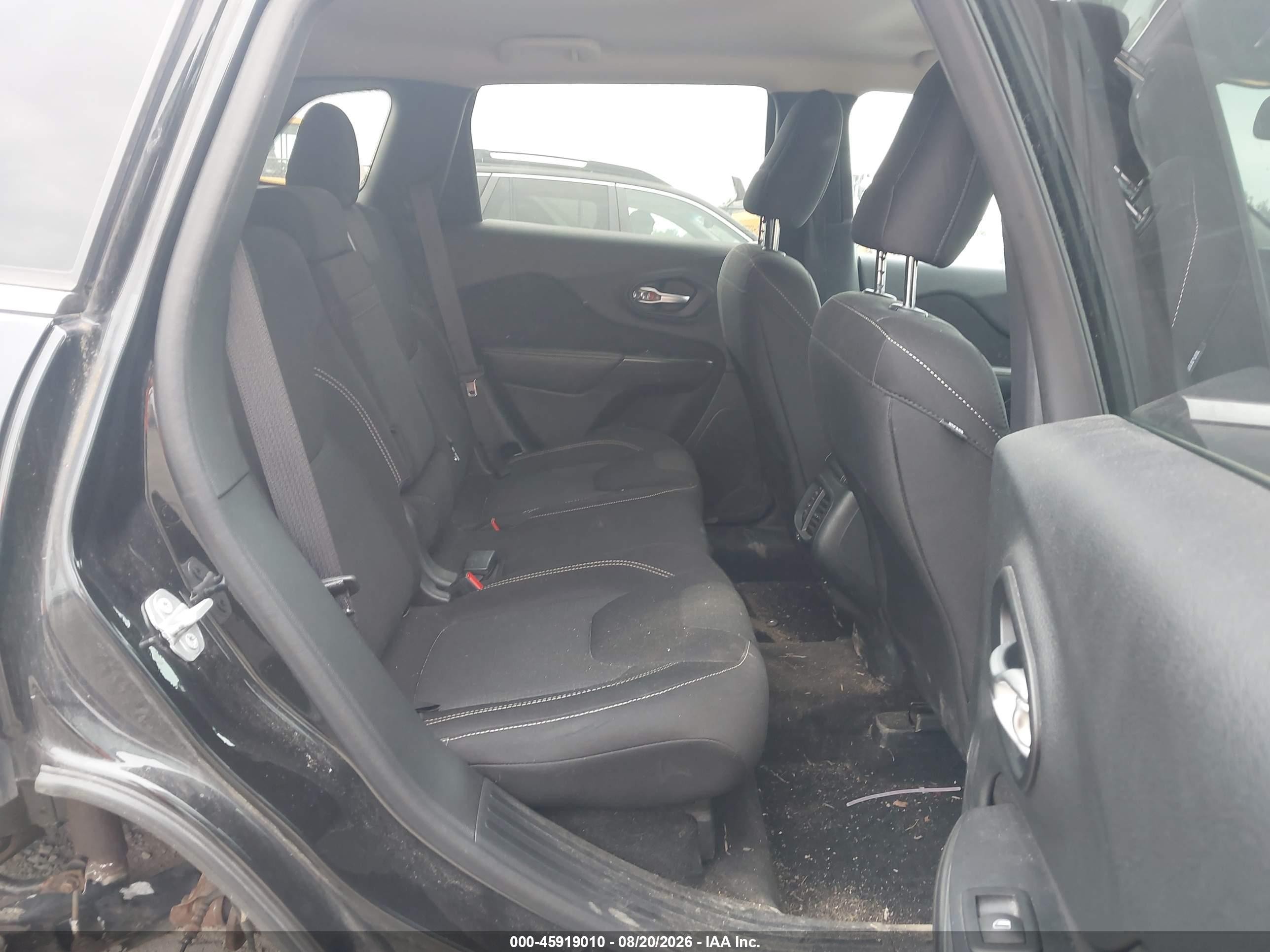2015 Jeep Cherokee Latitude Black vin: 1C4PJMCS2FW685821