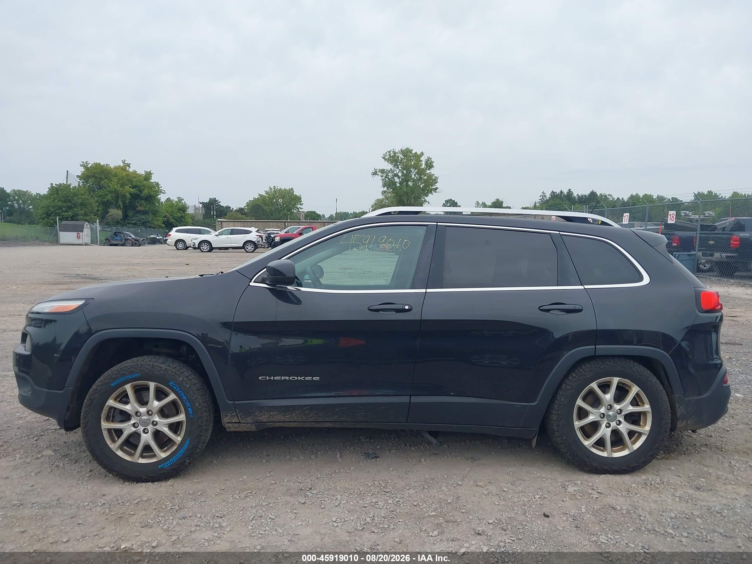 2015 Jeep Cherokee Latitude Black vin: 1C4PJMCS2FW685821