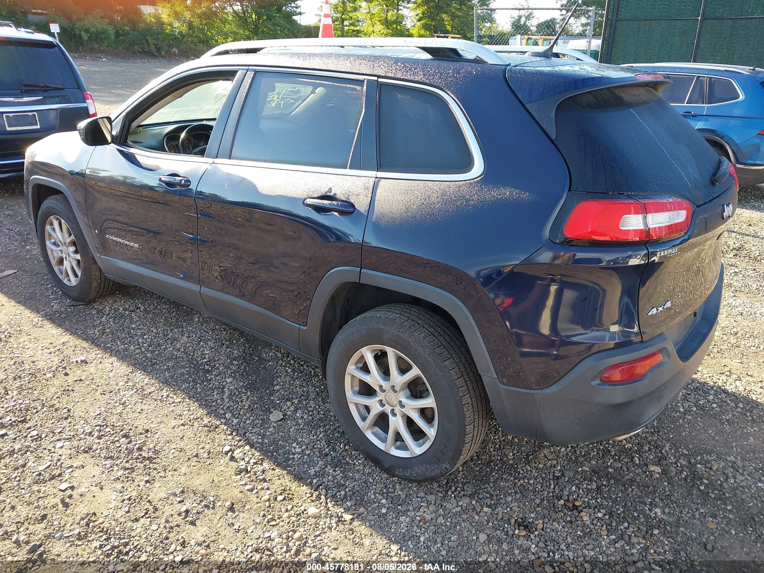 2015 Jeep Cherokee Latitude Blue vin: 1C4PJMCS2FW686399