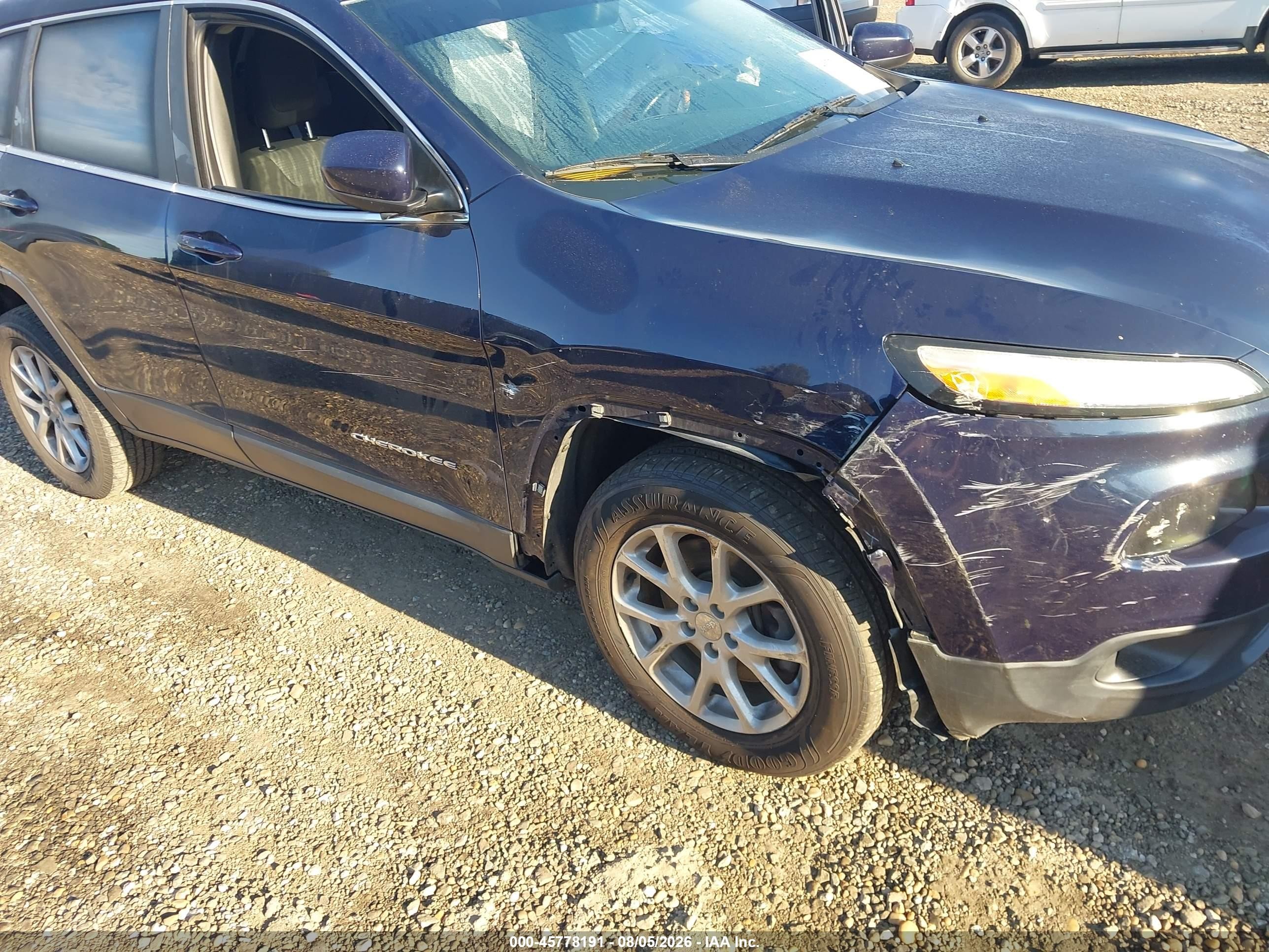 2015 Jeep Cherokee Latitude Blue vin: 1C4PJMCS2FW686399