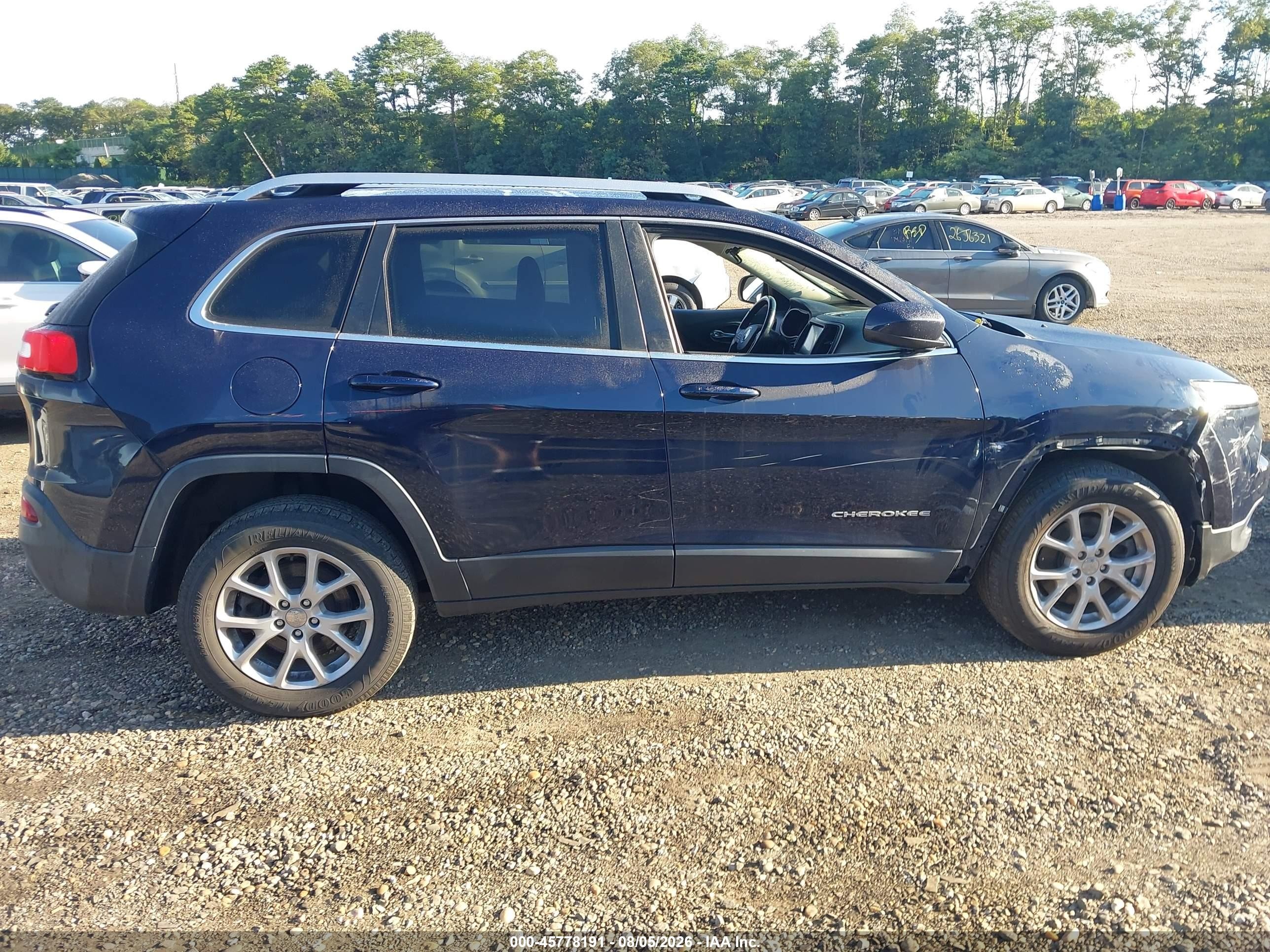 2015 Jeep Cherokee Latitude Blue vin: 1C4PJMCS2FW686399