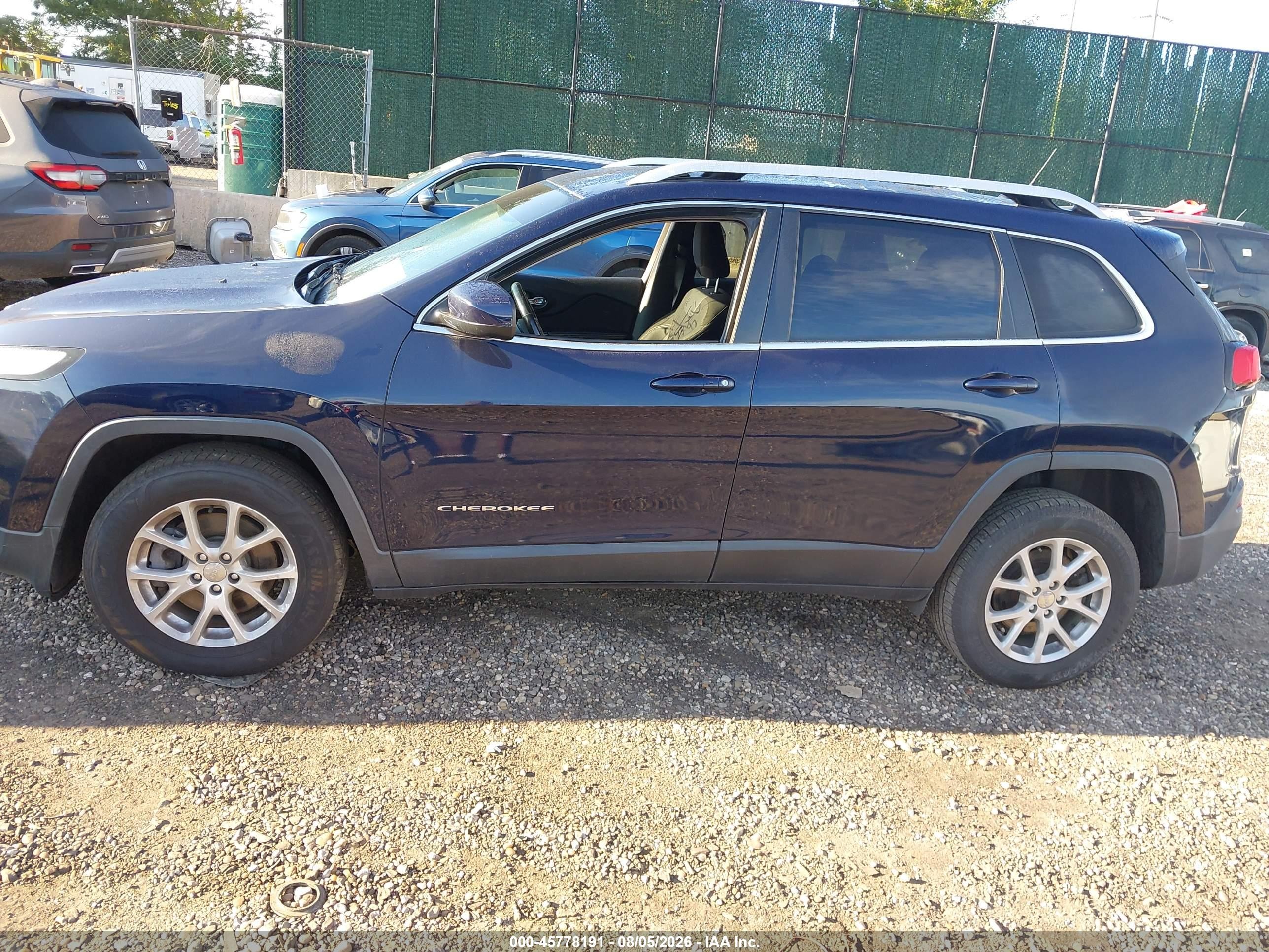 2015 Jeep Cherokee Latitude Blue vin: 1C4PJMCS2FW686399