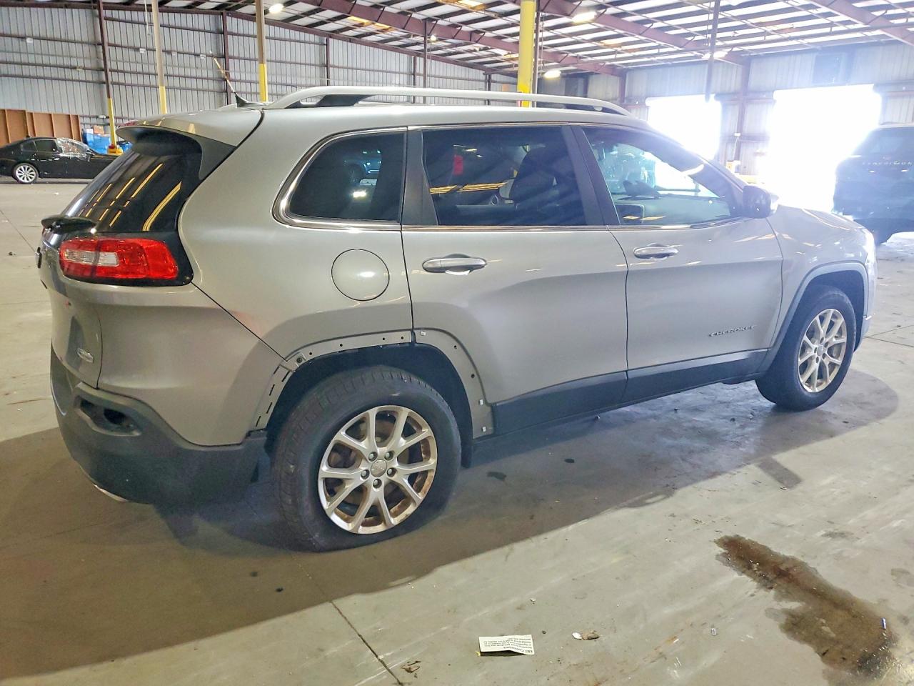 2015 Jeep Cherokee Latitude Silver vin: 1C4PJMCS2FW735293