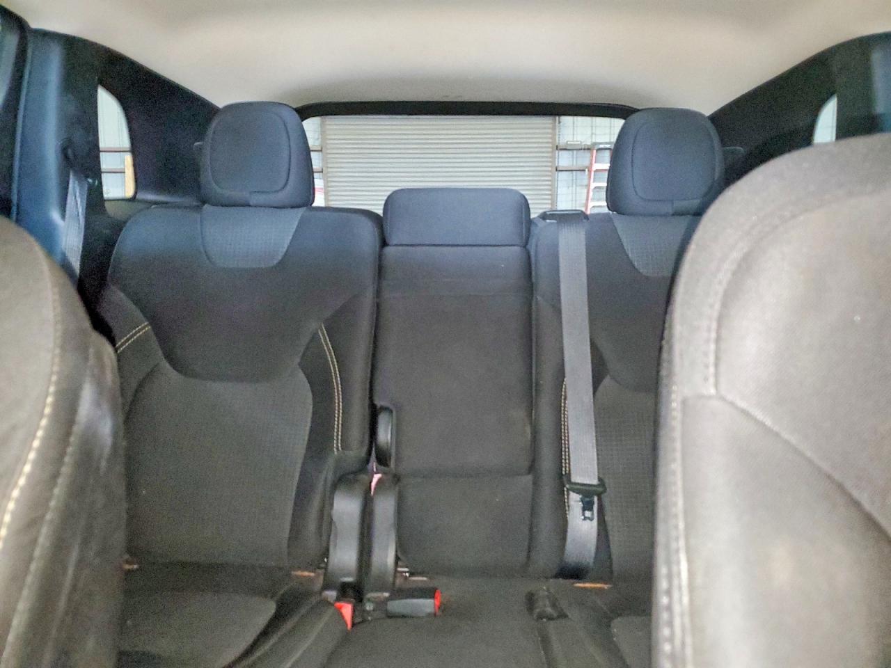 2015 Jeep Cherokee Latitude Silver vin: 1C4PJMCS2FW735293