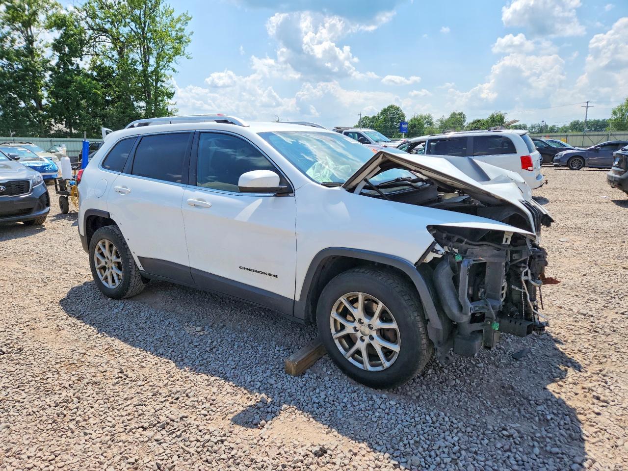 2015 Jeep Cherokee Latitude White vin: 1C4PJMCS2FW787880
