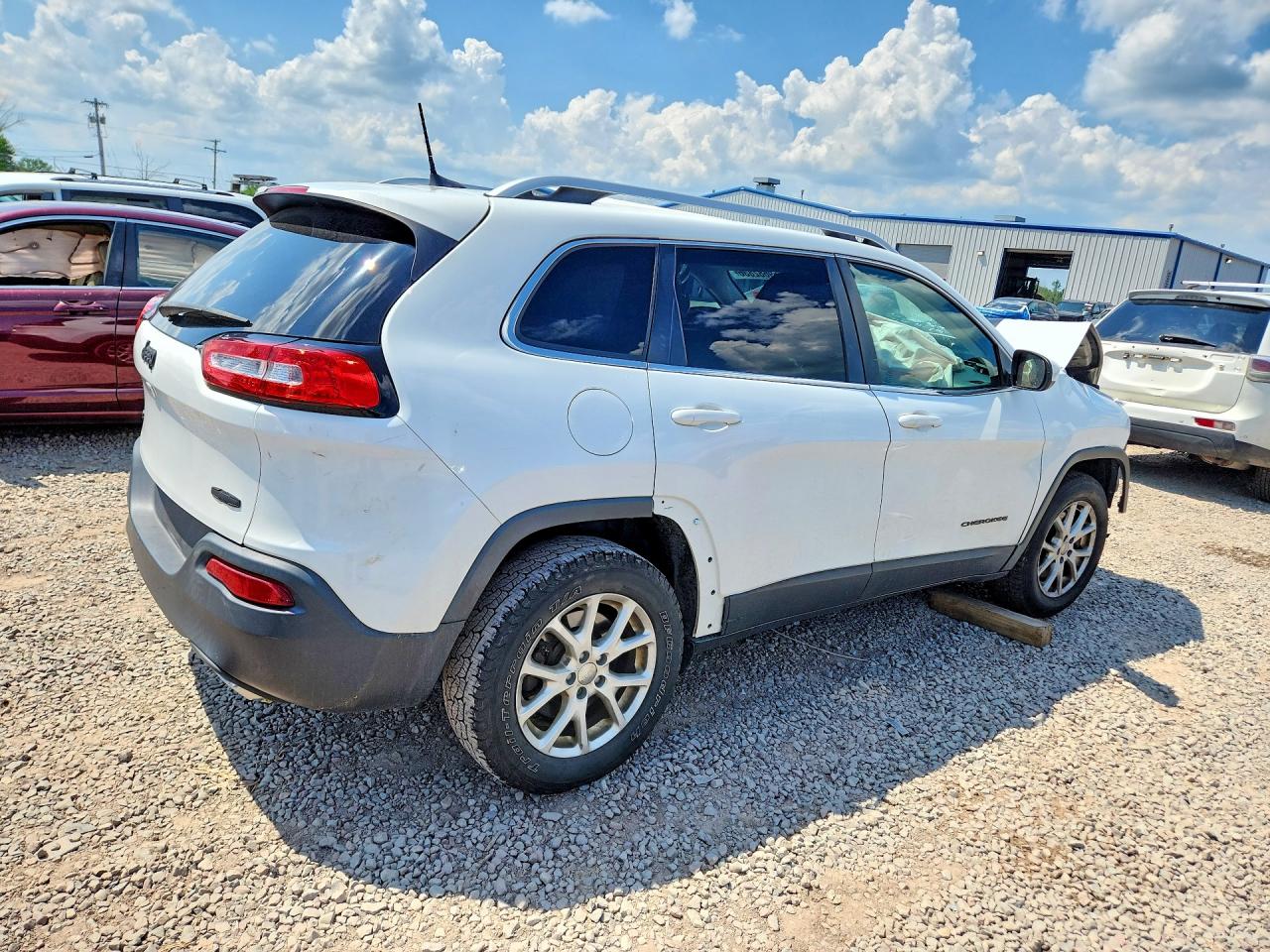 2015 Jeep Cherokee Latitude White vin: 1C4PJMCS2FW787880