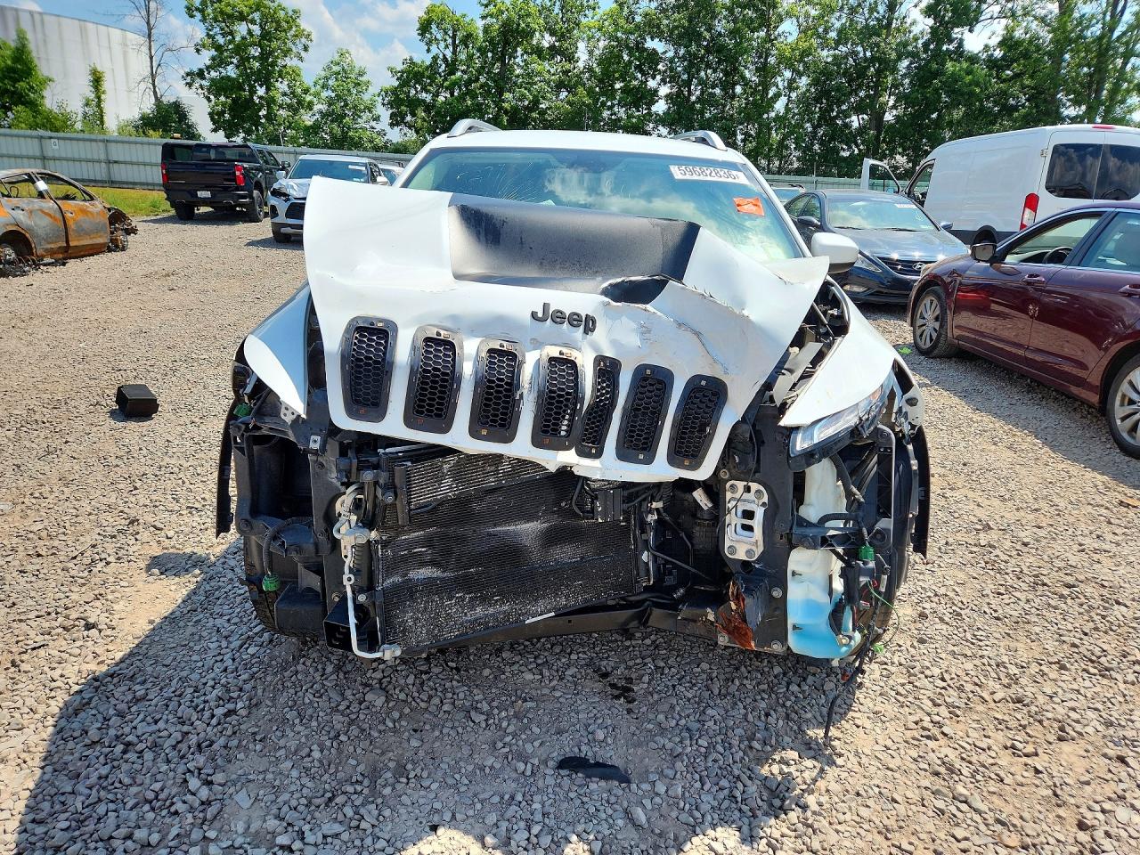 2015 Jeep Cherokee Latitude White vin: 1C4PJMCS2FW787880