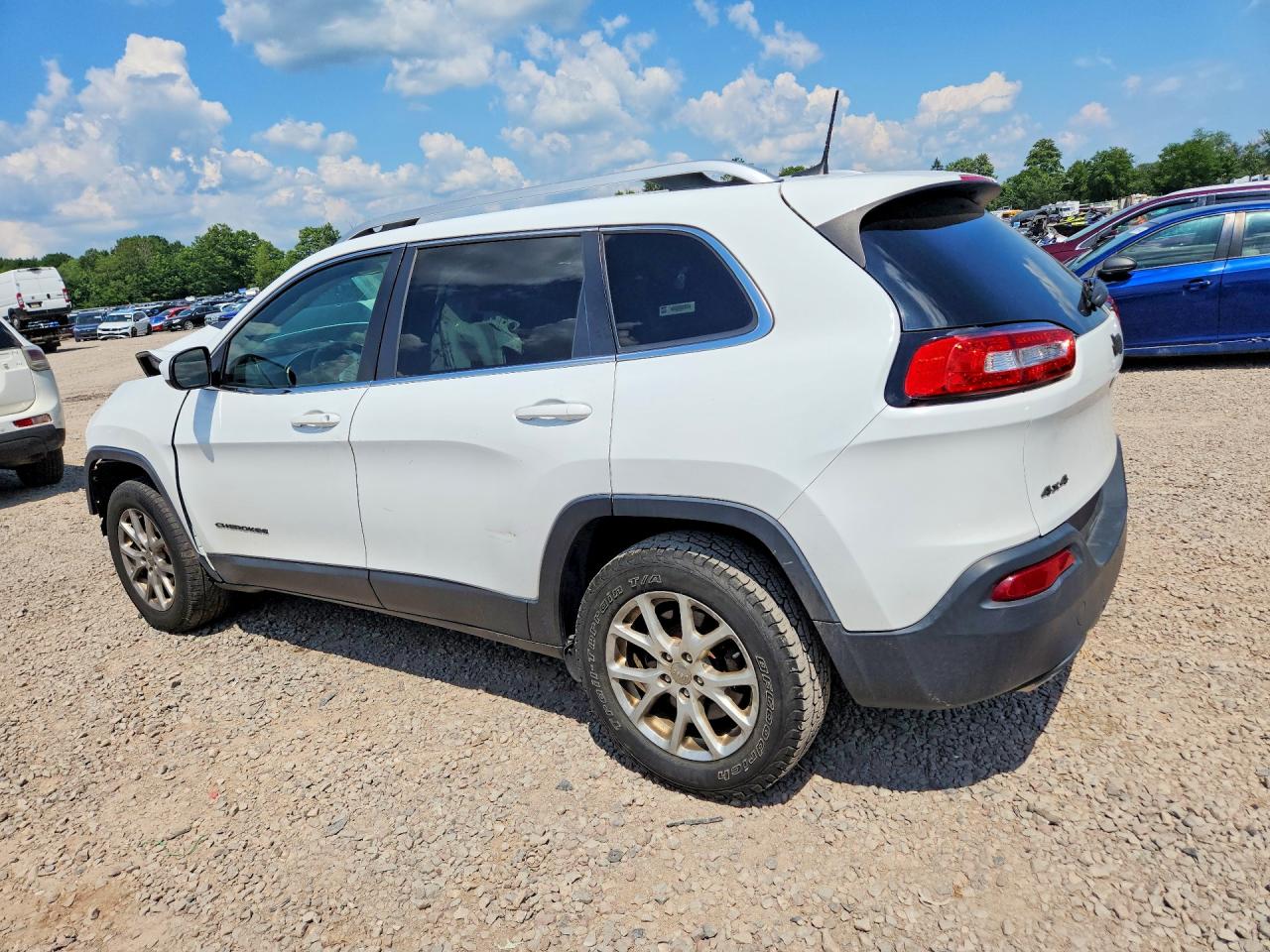 2015 Jeep Cherokee Latitude White vin: 1C4PJMCS2FW787880