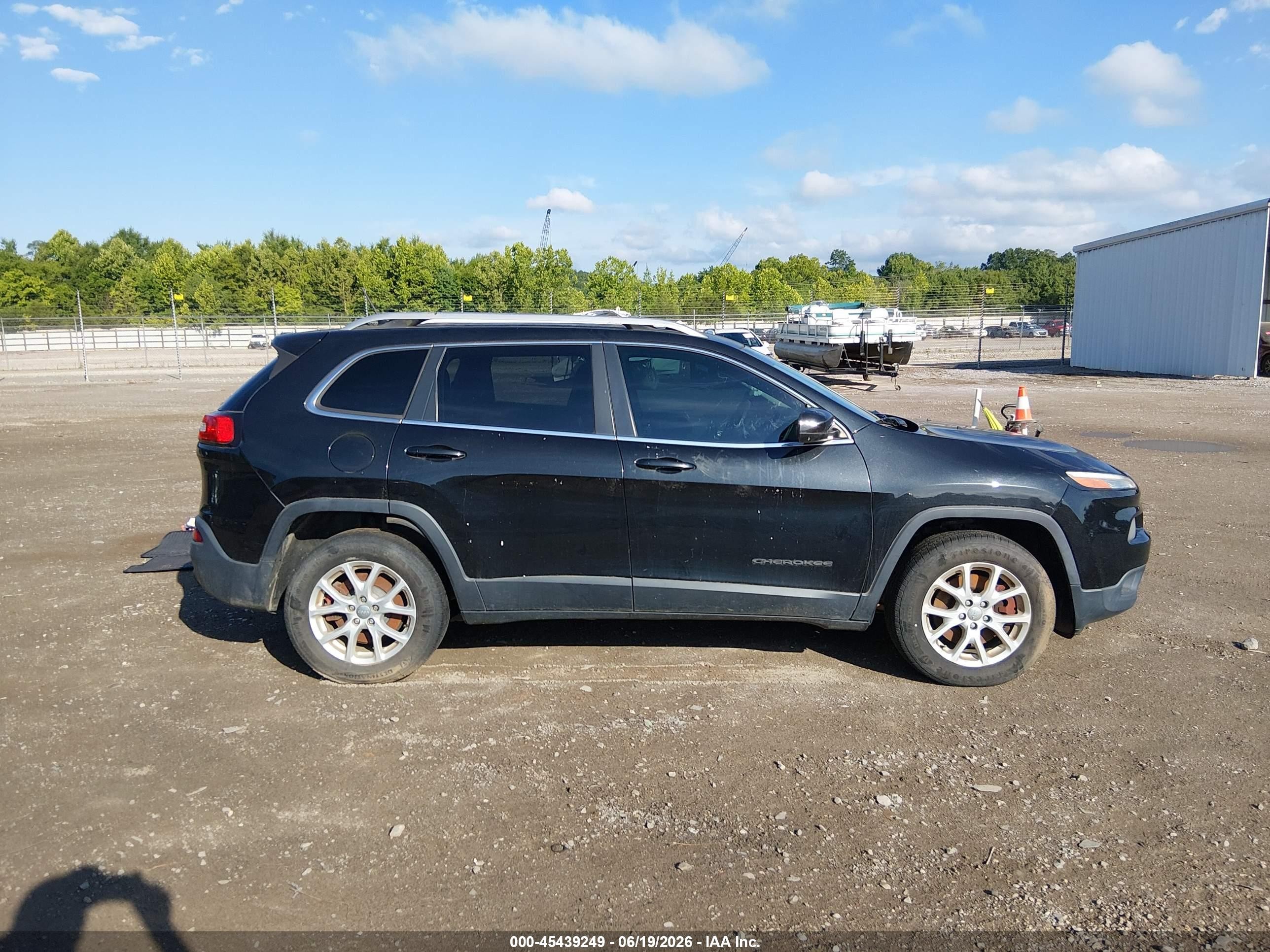 2015 Jeep Cherokee Latitude Black vin: 1C4PJMCS2FW794618