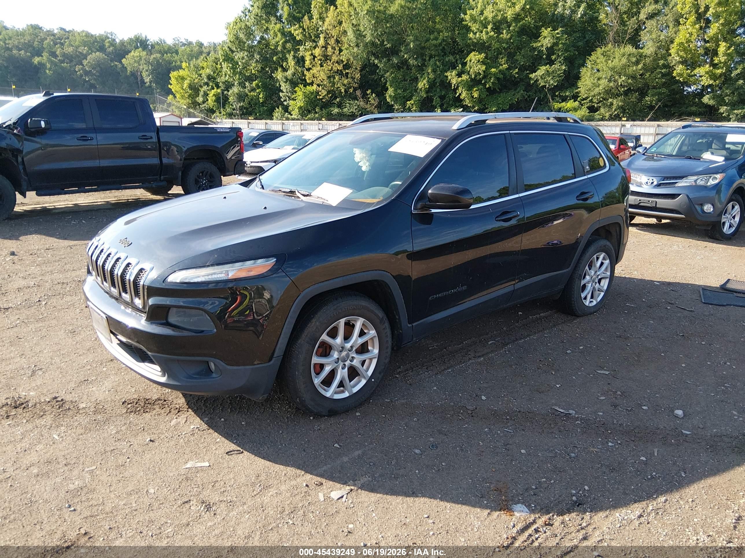 2015 Jeep Cherokee Latitude Black vin: 1C4PJMCS2FW794618