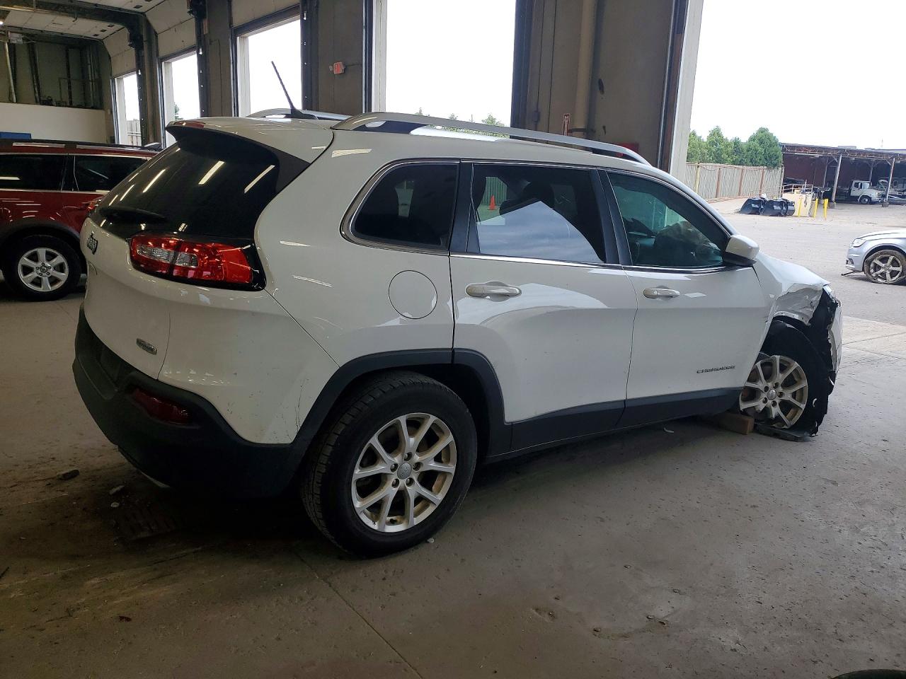 2015 Jeep Cherokee Latitude White vin: 1C4PJMCS2FW795574