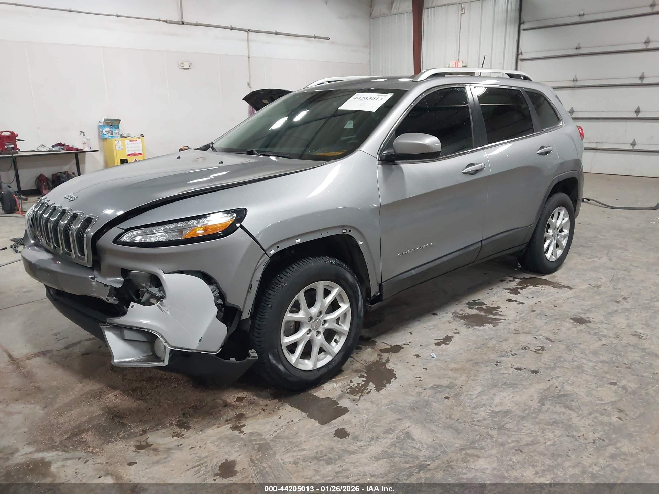 2016 Jeep Cherokee Latitude Gray vin: 1C4PJMCS2GW256146