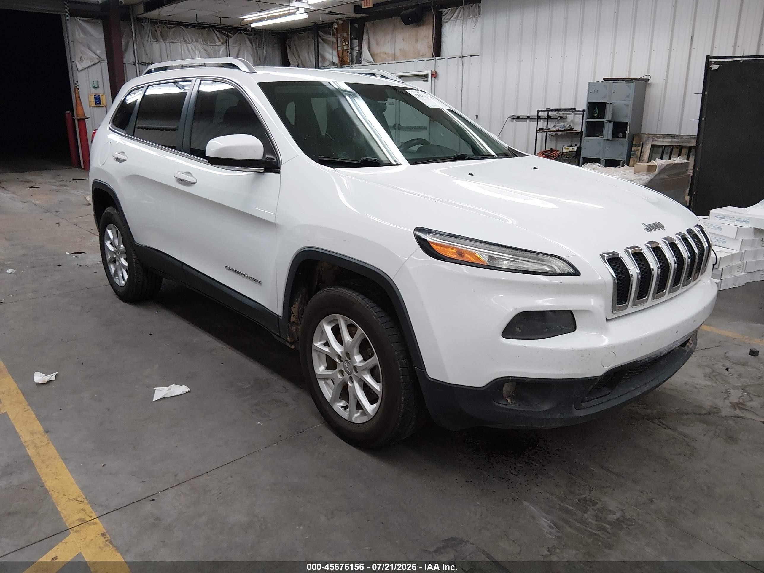 2014 Jeep Cherokee Latitude White vin: 1C4PJMCS3EW128706