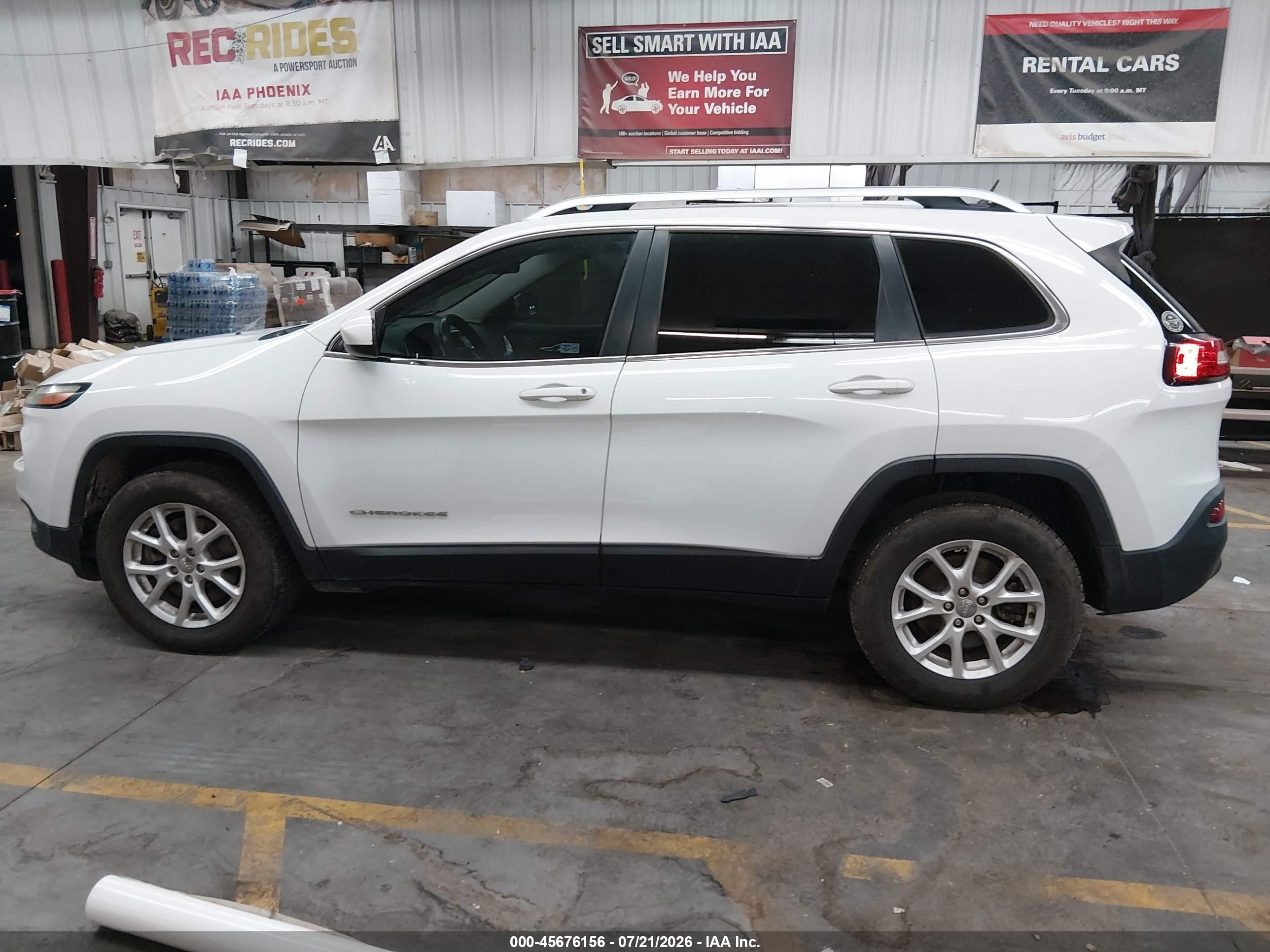 2014 Jeep Cherokee Latitude White vin: 1C4PJMCS3EW128706