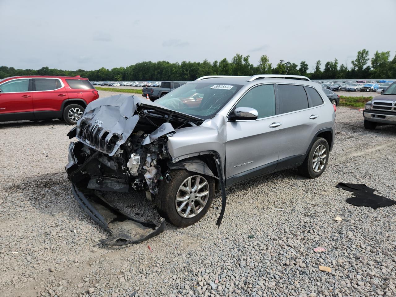 2014 Jeep Cherokee Latitude Silver vin: 1C4PJMCS3EW184144